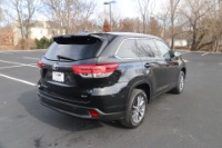 Used 2019 Toyota Highlander XLE FWD for sale $27,900 at Auto Collection in Murfreesboro TN 37129 3