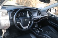 Used 2019 Toyota Highlander XLE FWD for sale $27,900 at Auto Collection in Murfreesboro TN 37129 33