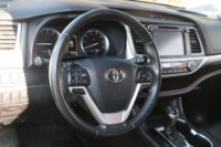 Used 2019 Toyota Highlander XLE FWD for sale $27,900 at Auto Collection in Murfreesboro TN 37129 34