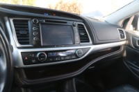 Used 2019 Toyota Highlander XLE FWD for sale $27,900 at Auto Collection in Murfreesboro TN 37129 35