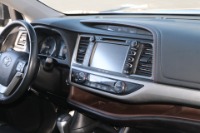 Used 2019 Toyota Highlander XLE FWD for sale $27,900 at Auto Collection in Murfreesboro TN 37129 39