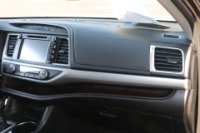 Used 2019 Toyota Highlander XLE FWD for sale $27,900 at Auto Collection in Murfreesboro TN 37129 40