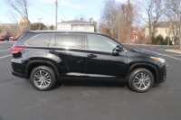 Used 2019 Toyota Highlander XLE FWD for sale $27,900 at Auto Collection in Murfreesboro TN 37129 8