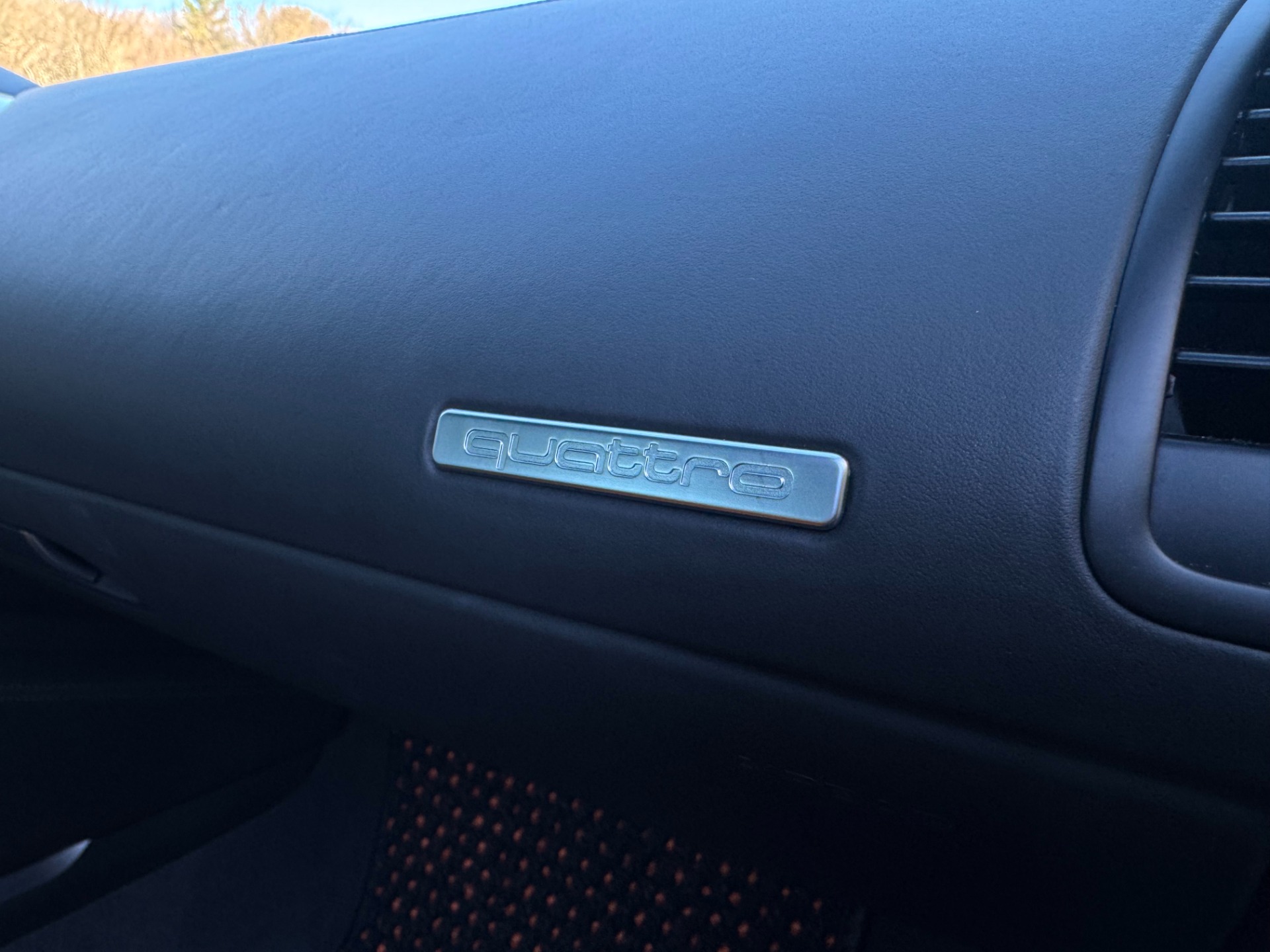 Audi r8 alcantara interior outlet