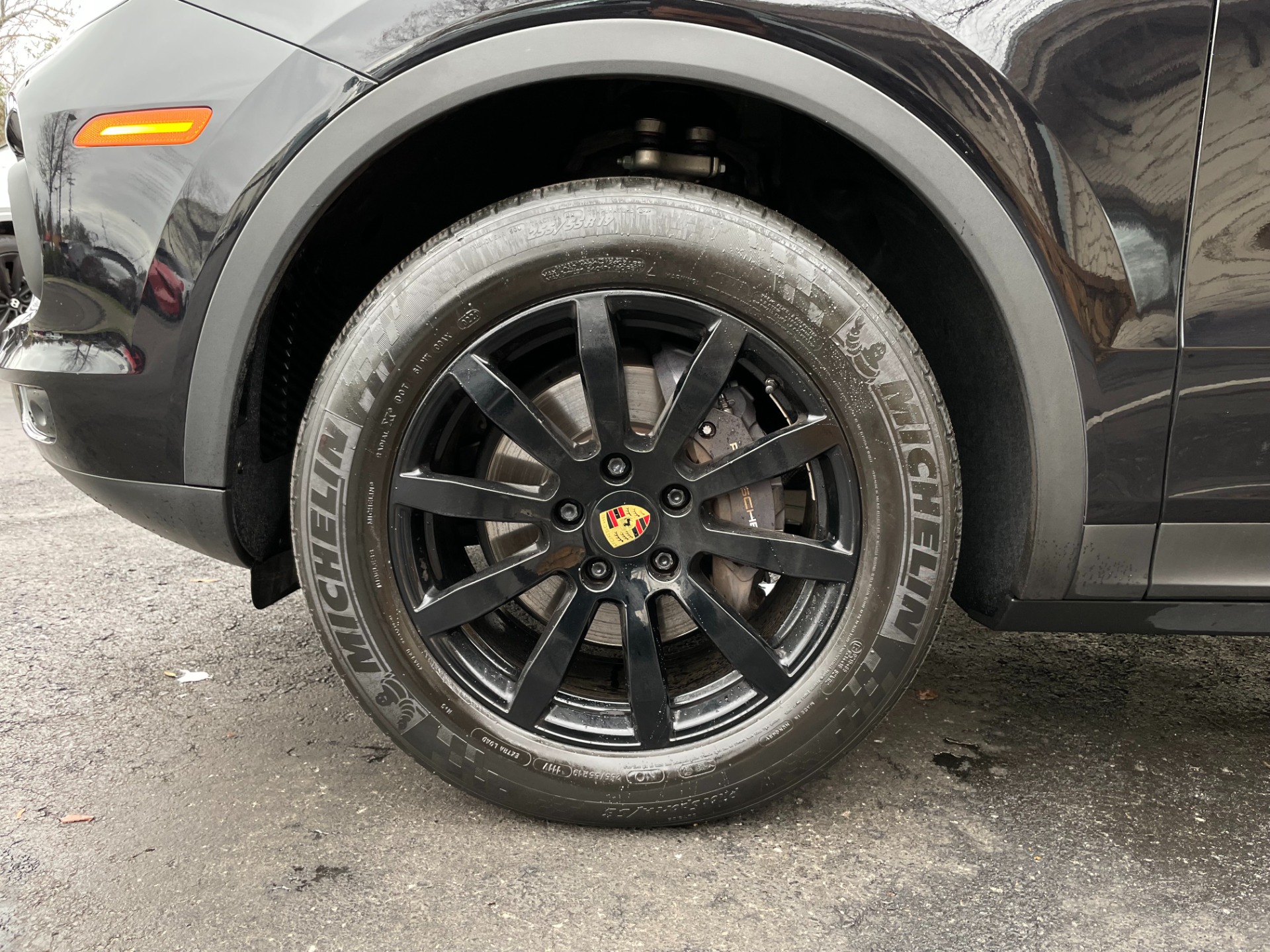 Used-2019-Porsche-Cayenne-AWD- 