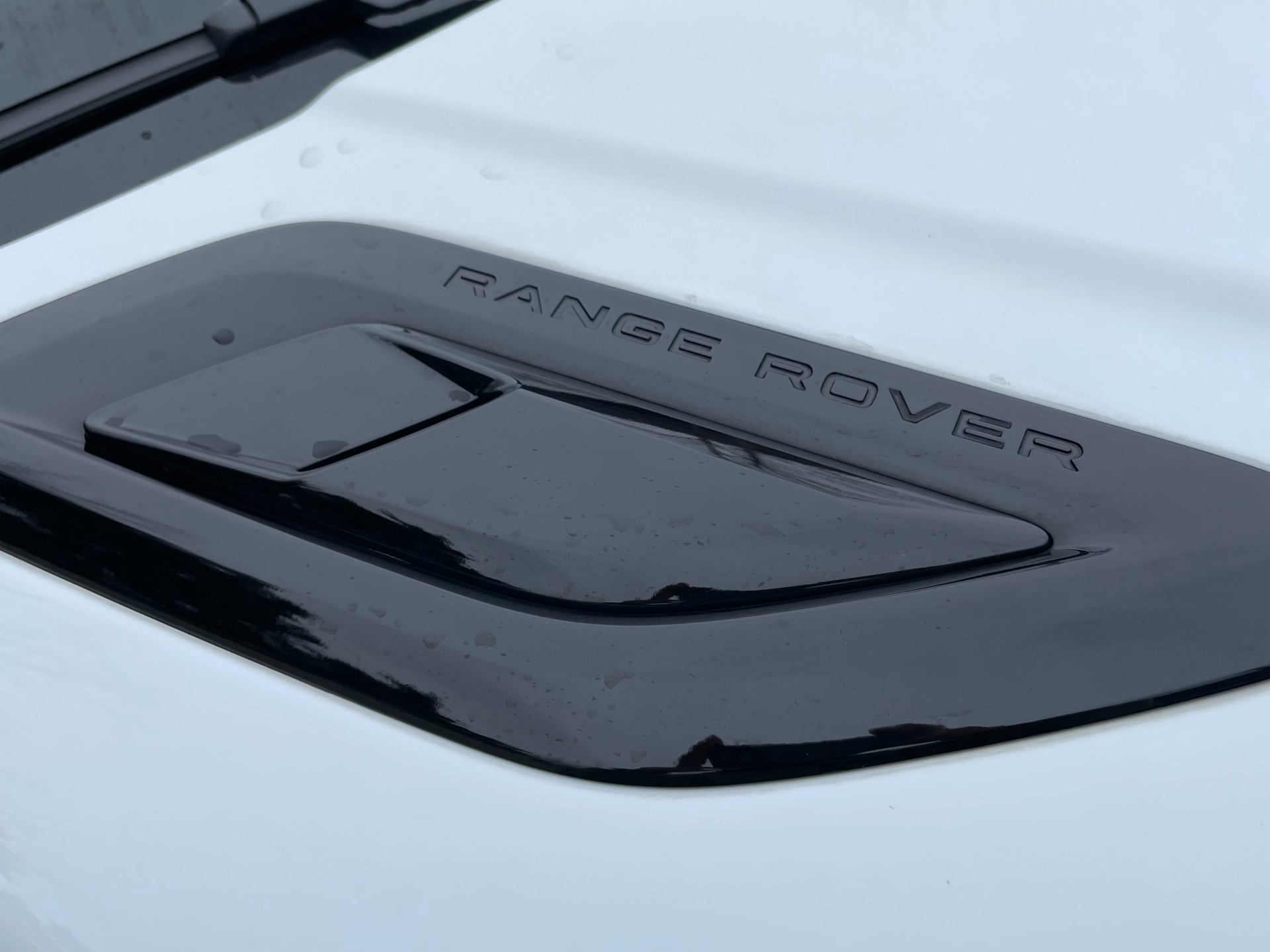 Full Hood Kit | LAND ROVER RANGE ROVER EVOQUE HST 2022 Full Hood Kit | LAND ROVER RANGE ROVER EVOQUE HST 2022