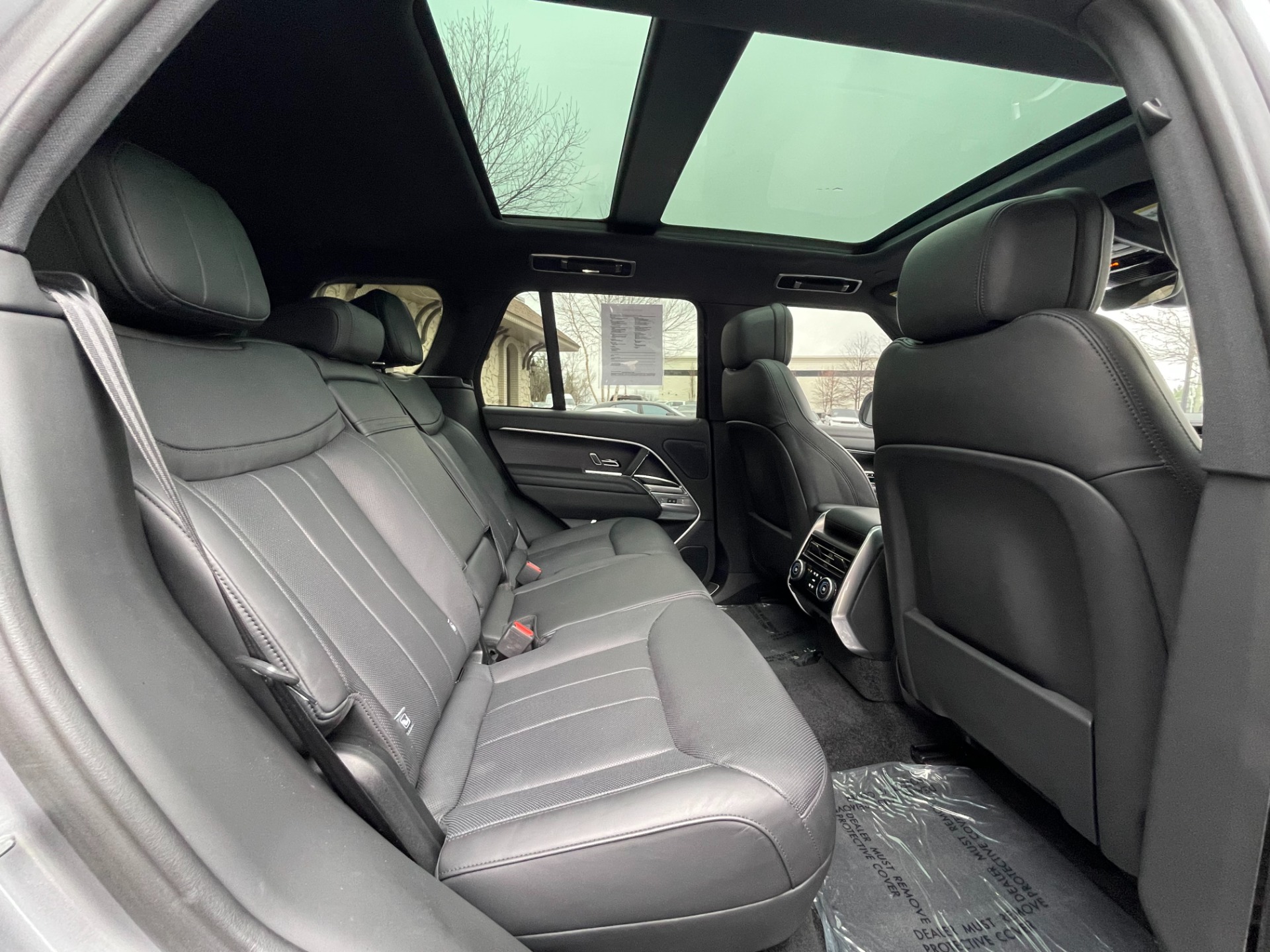 2023 Land Rover Range Rover SE - Photo 17