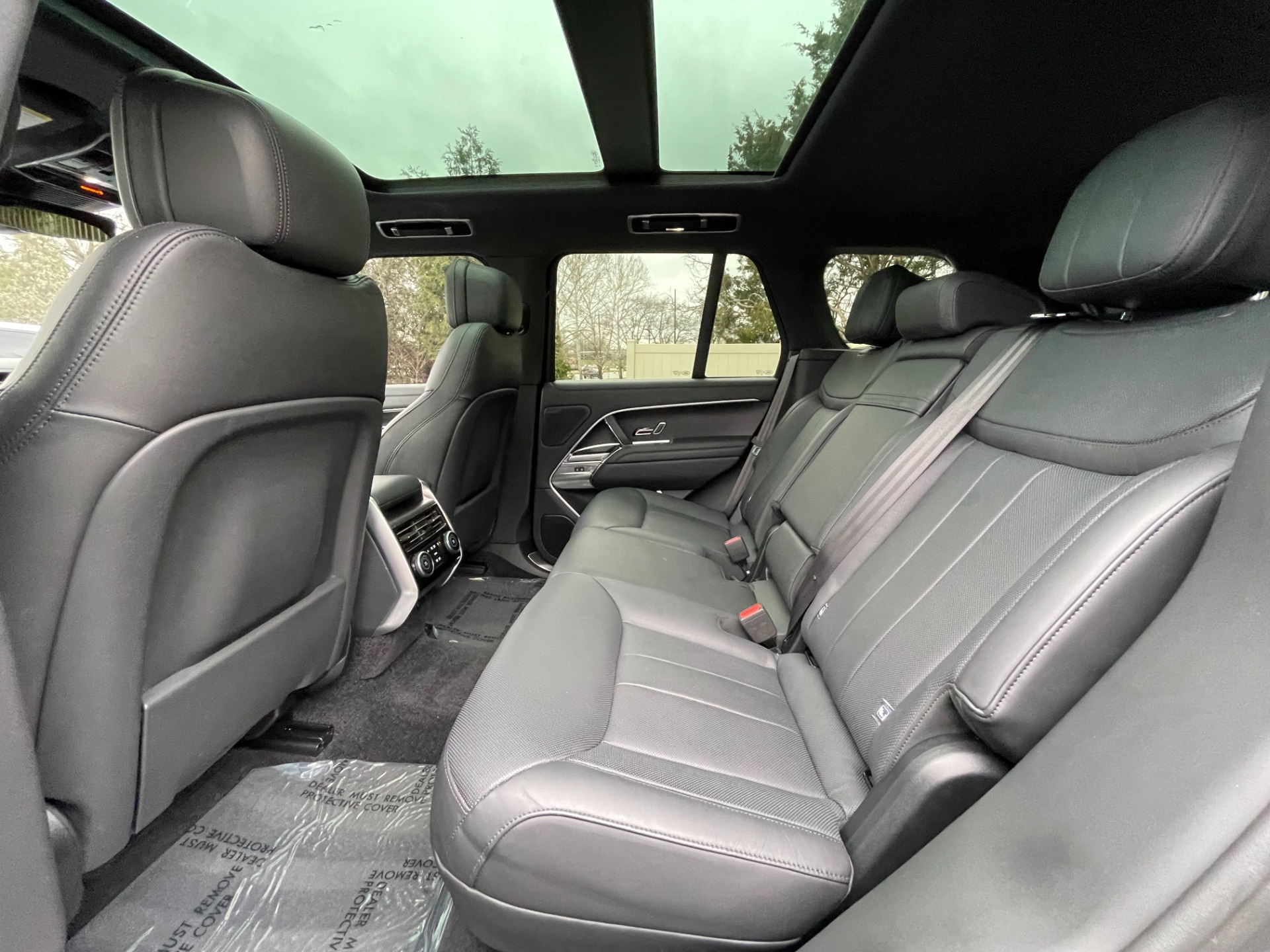 2023 Land Rover Range Rover SE - Photo 25