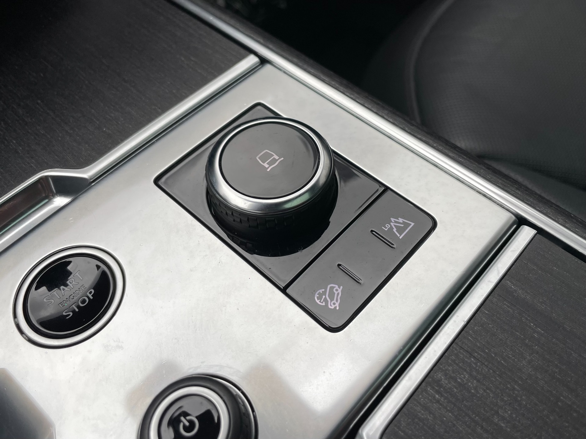 2023 Land Rover Range Rover SE - Photo 31