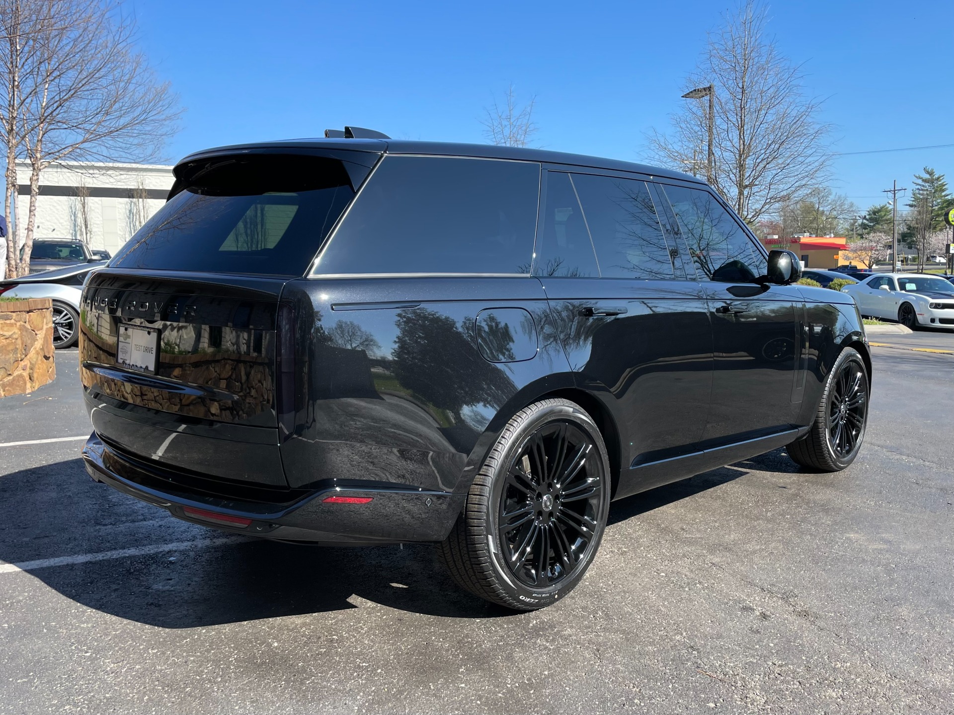 Used 2024 Land Rover Range Rover P400 SE SWB HOT CLIMATE PACK W/22