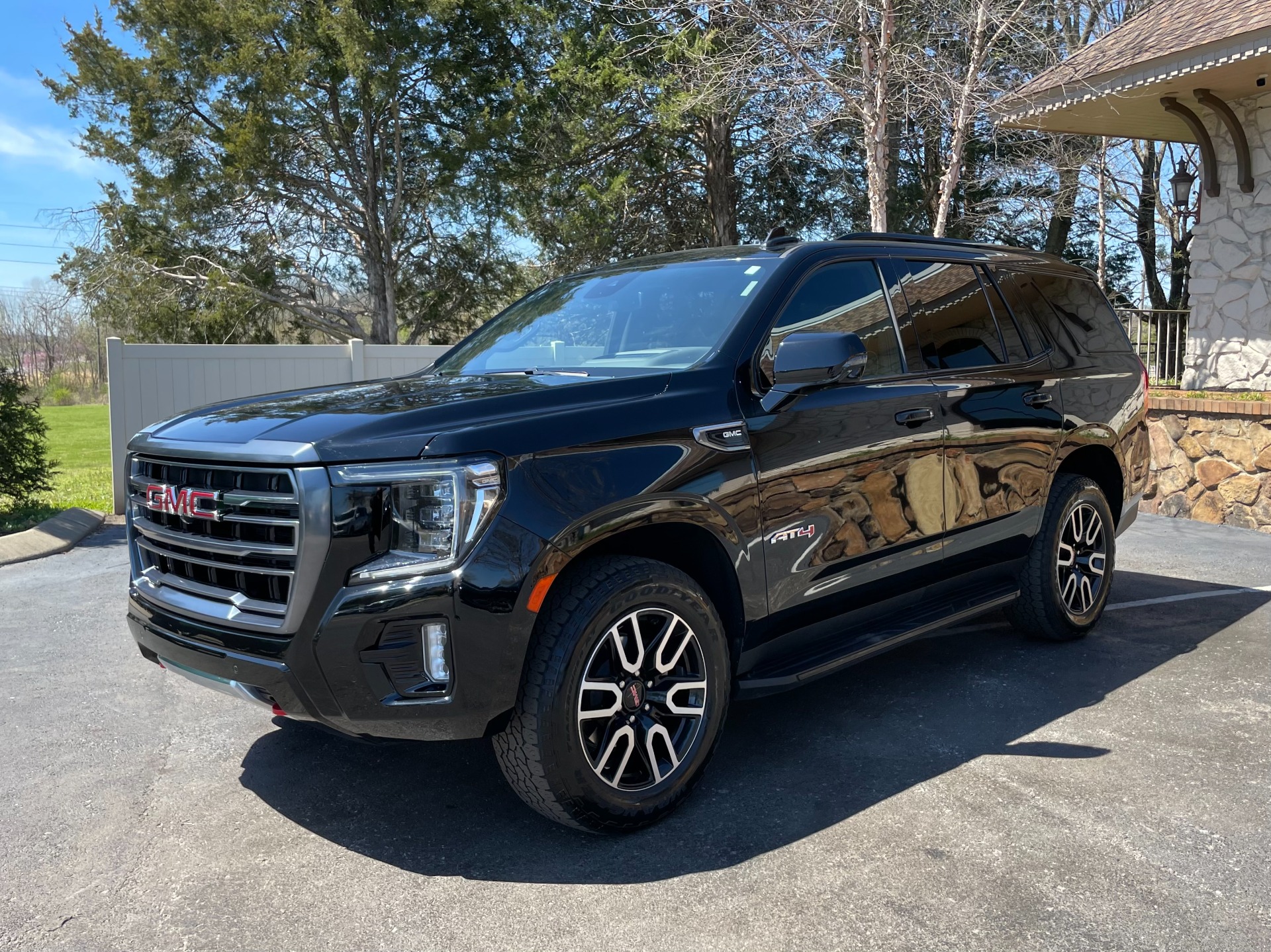 Used 2023 GMC Yukon AT4 4WD TECHNOLOGY PKG W/PANORAMIC ROOF For