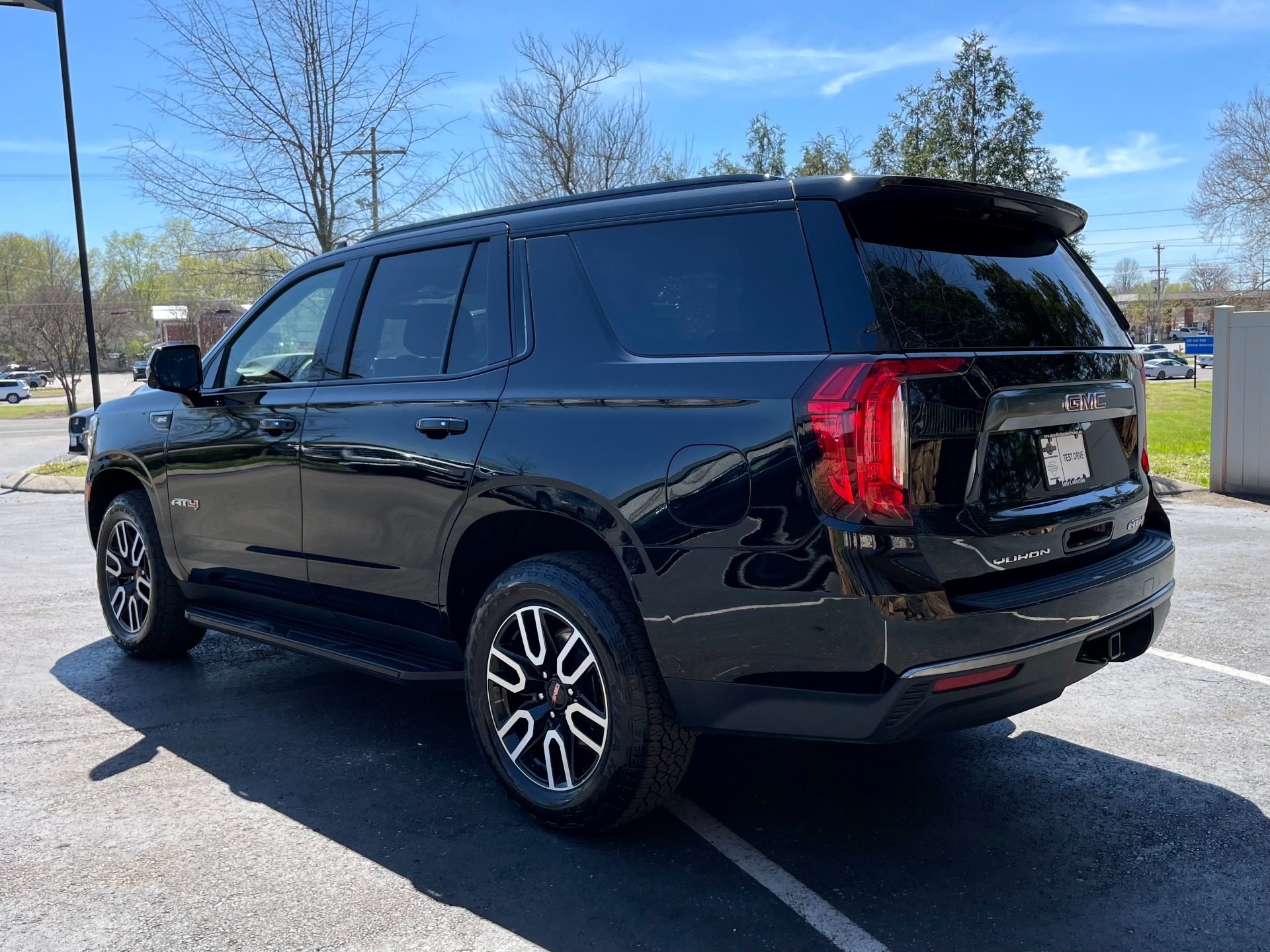Used 2023 GMC Yukon AT4 4WD TECHNOLOGY PKG W/PANORAMIC ROOF For