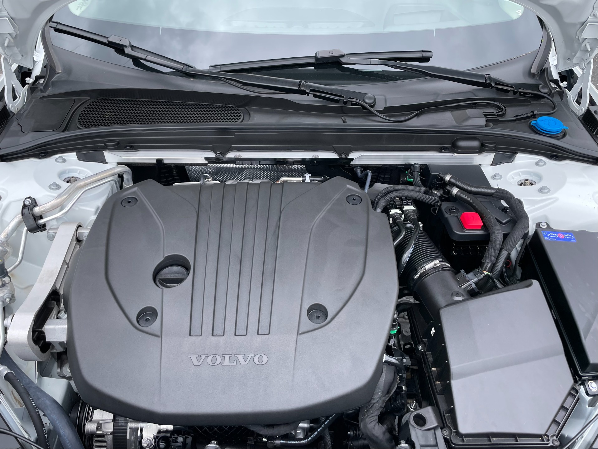 Full Hood & Fender + Mirror Kit | VOLVO V60 CROSS COUNTRY 2023 Full Hood & Fender + Mirror Kit | VOLVO V60 CROSS COUNTRY 2023