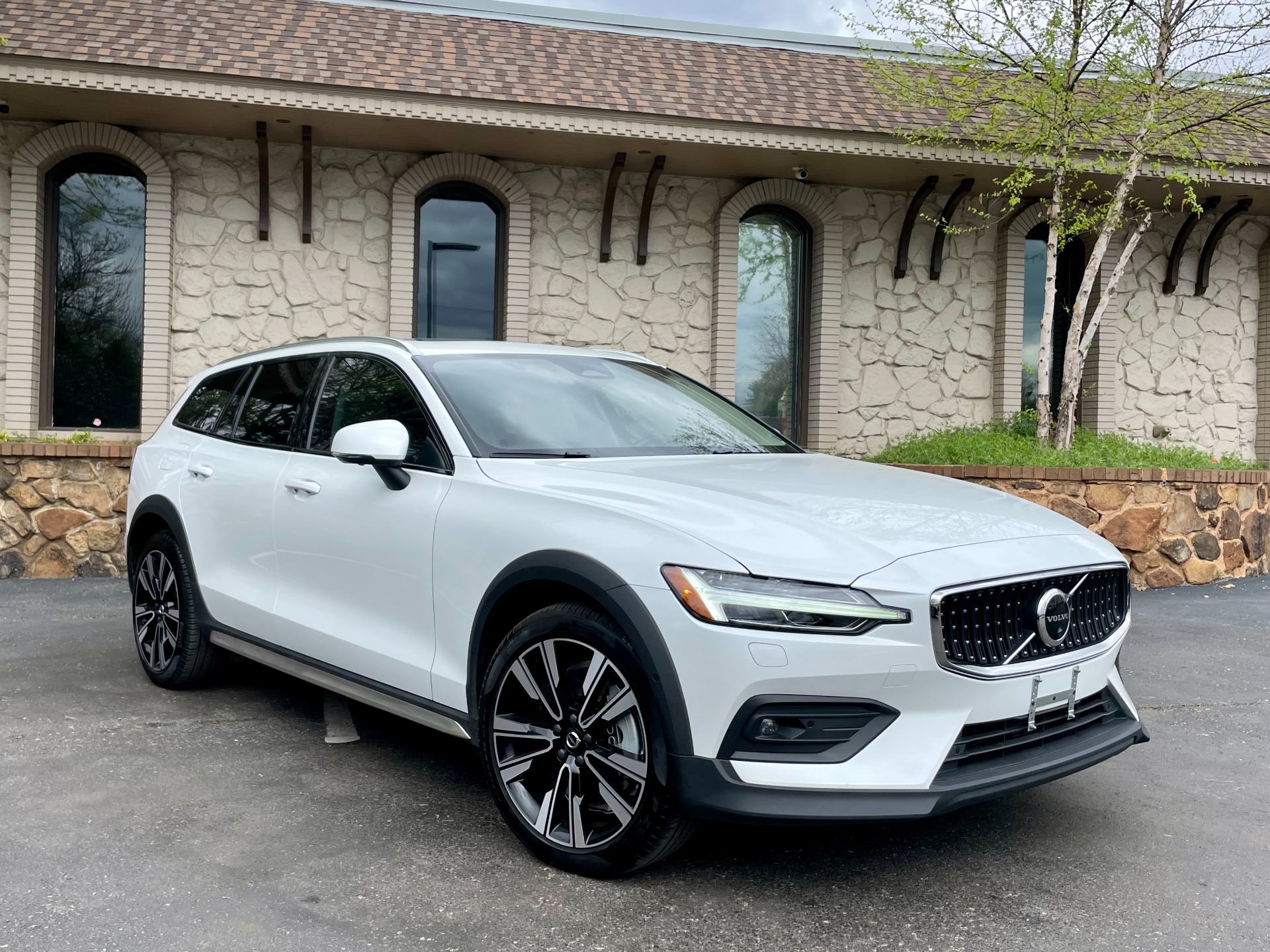 Full Hood & Fender + Mirror Kit | VOLVO V60 CROSS COUNTRY 2023 Full Hood & Fender + Mirror Kit | VOLVO V60 CROSS COUNTRY 2023