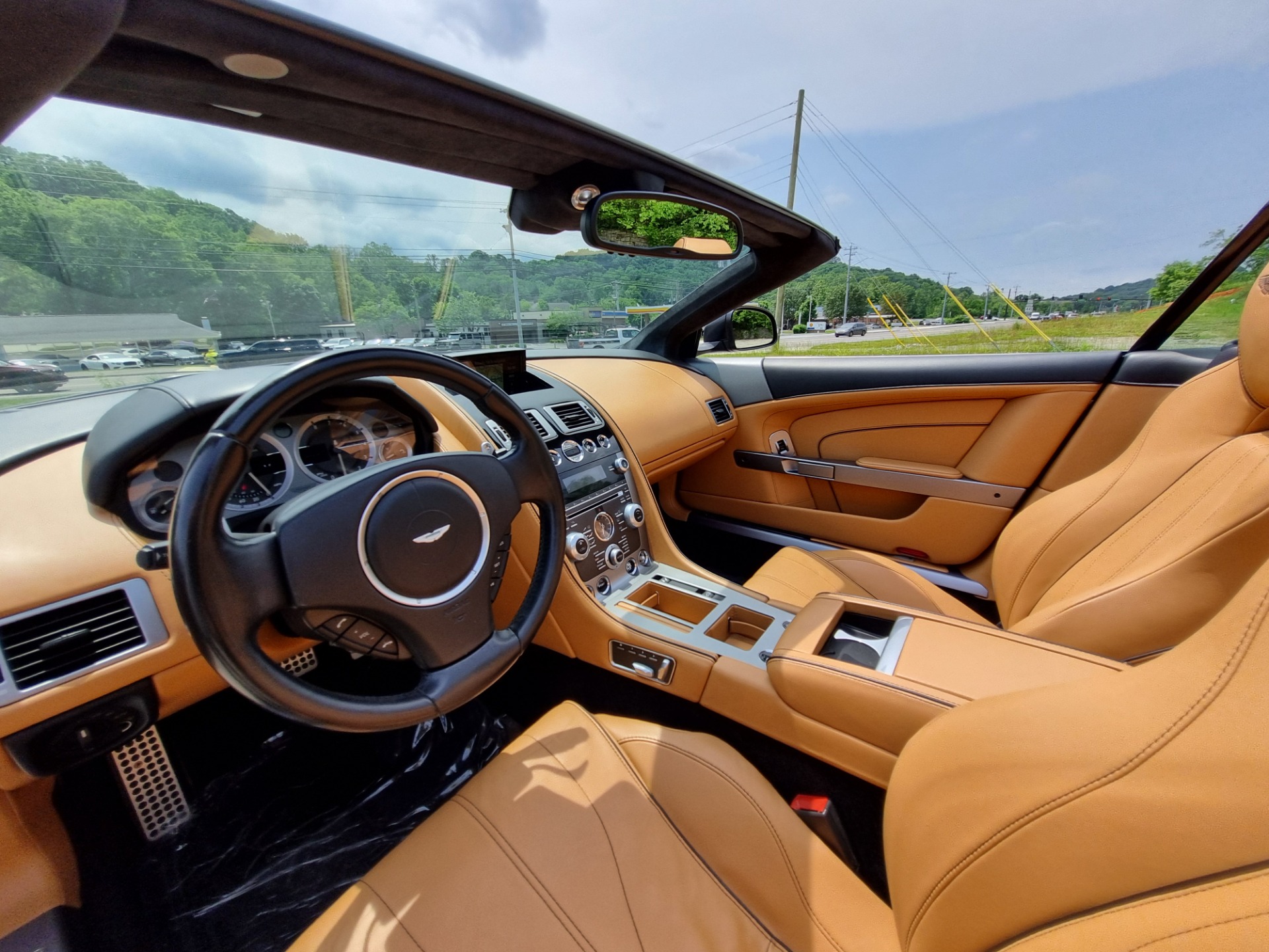 aston-martin-db9-interior-tan