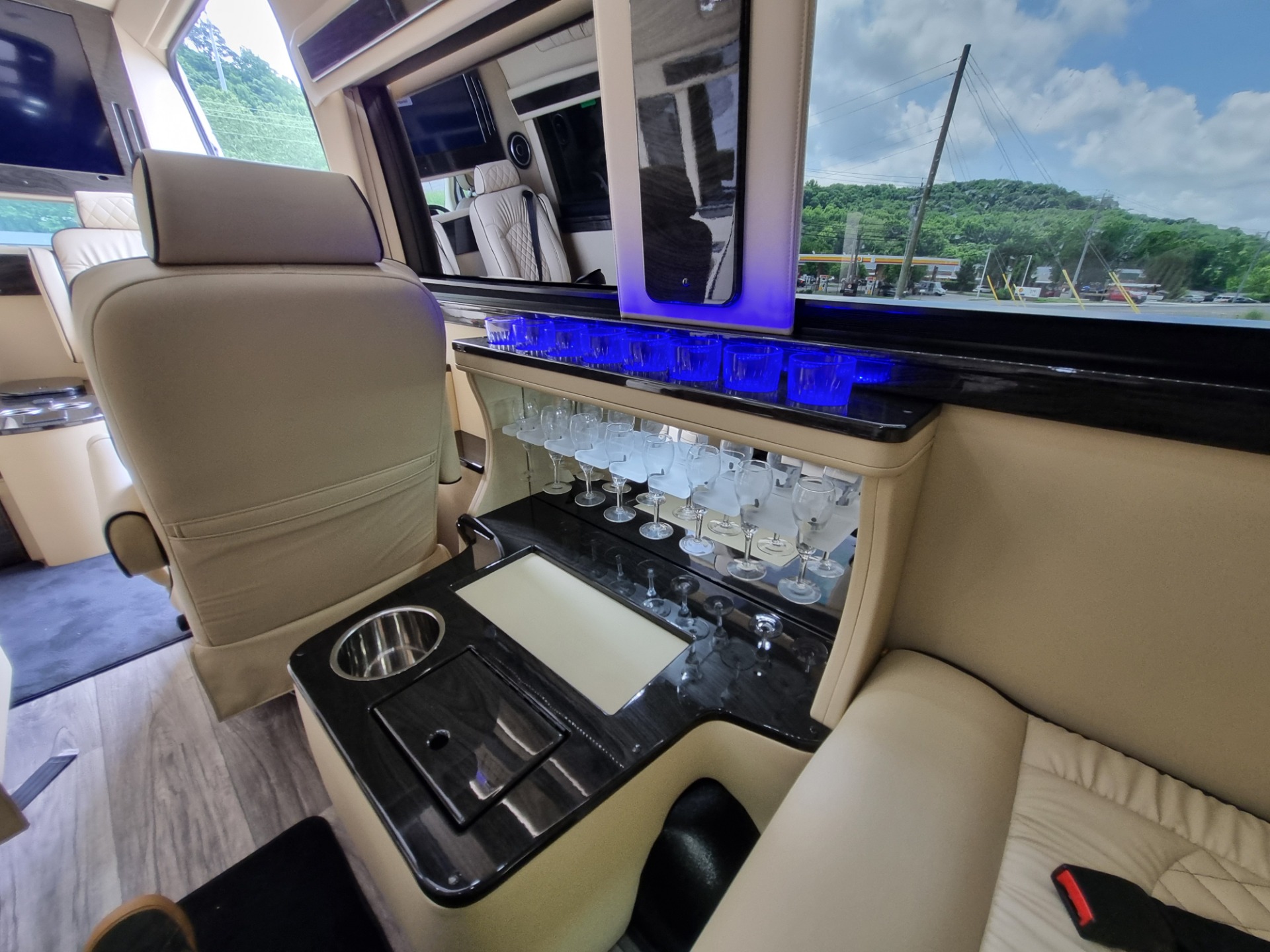 MERCEDES-BENZ Sprinter (AM3780) 限定版 Used 2024 Mercedes-Benz Sprinter 3500XD ULTIMATE TOY LIMO