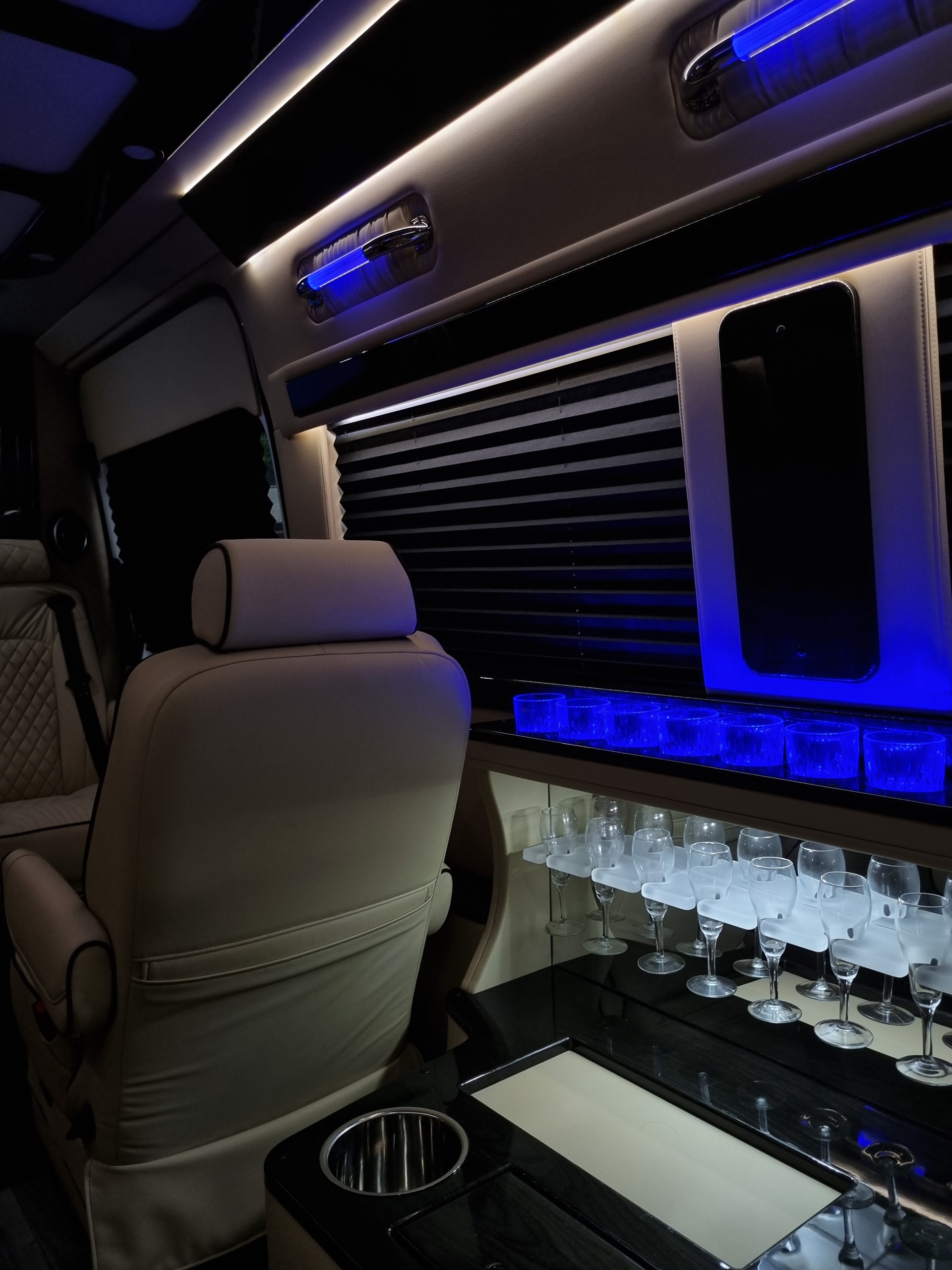 MERCEDES-BENZ Sprinter (AM3780) 限定版 Used 2024 Mercedes-Benz Sprinter 3500XD ULTIMATE TOY LIMO