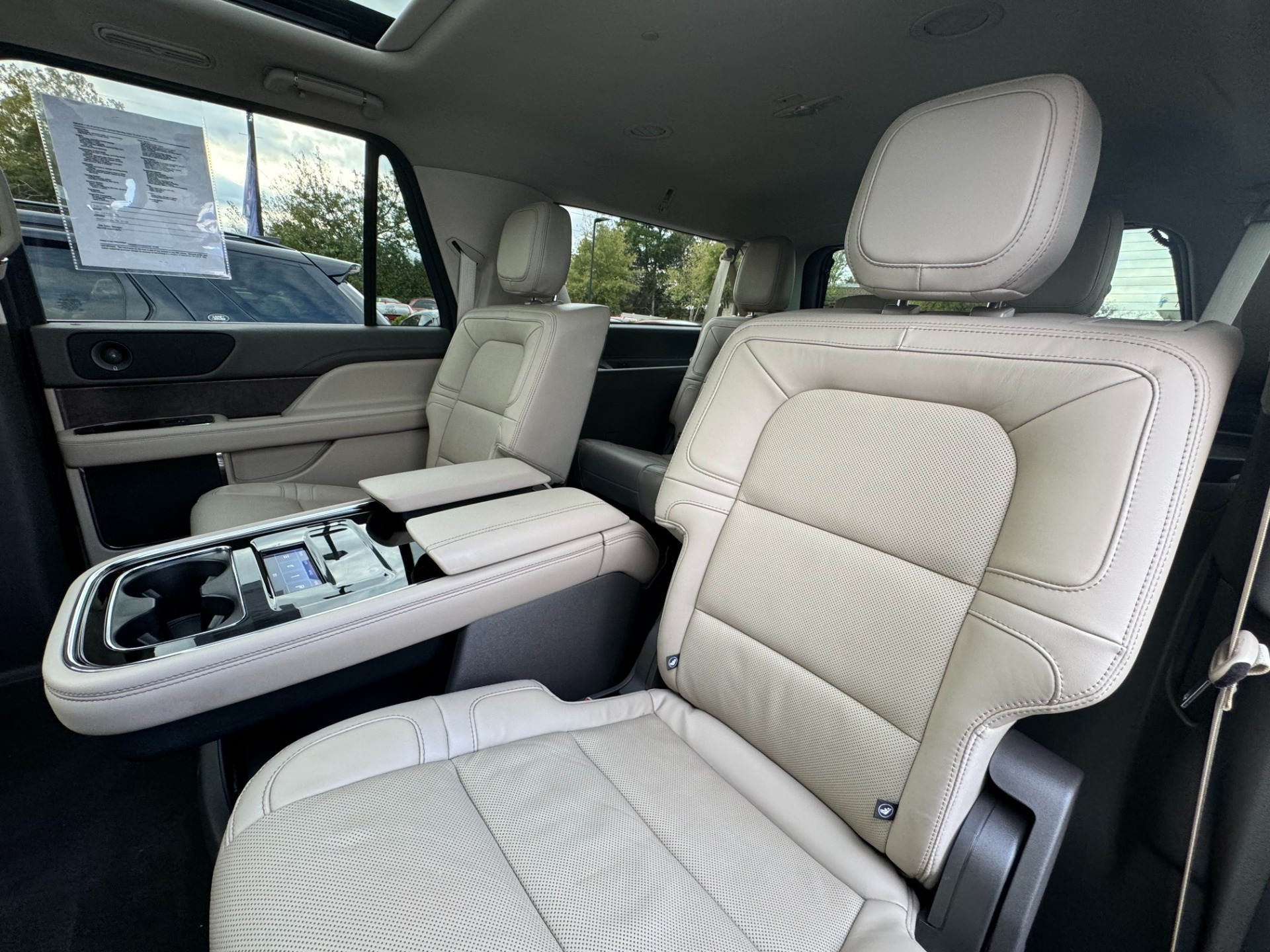 Used 2024 Lincoln Navigator L RESERVE MONOCHROMATIC PKG W/HEAVY 