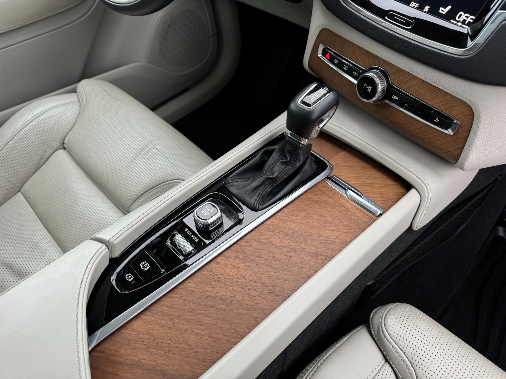 Hood & Fender + Mirrors Kit | VOLVO S60 INSCRIPTION 2019