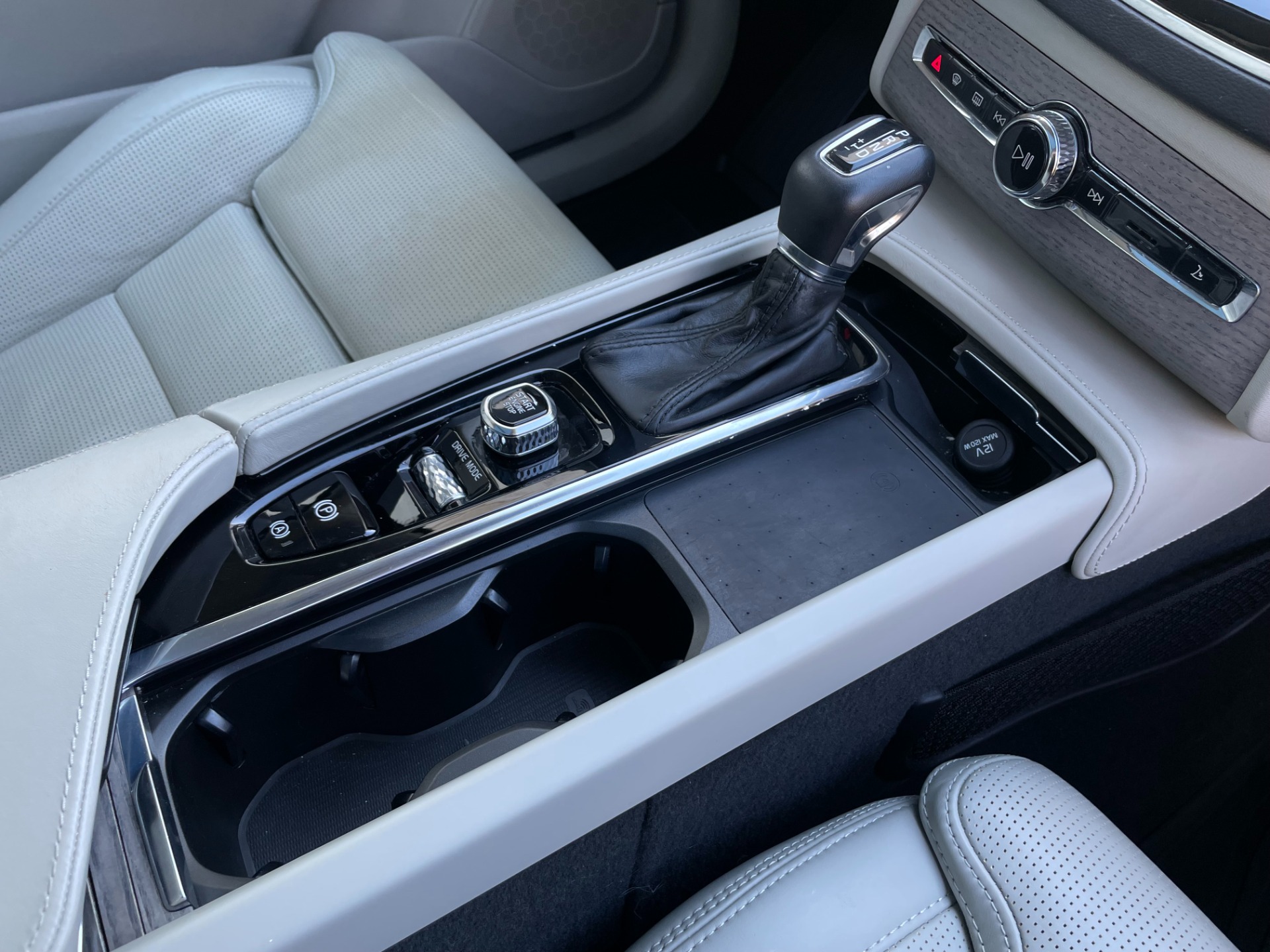 Hood & Fender + Mirrors Kit | VOLVO V60 INSCRIPTION 2021 Hood & Fender + Mirrors Kit | VOLVO V60 INSCRIPTION 2021