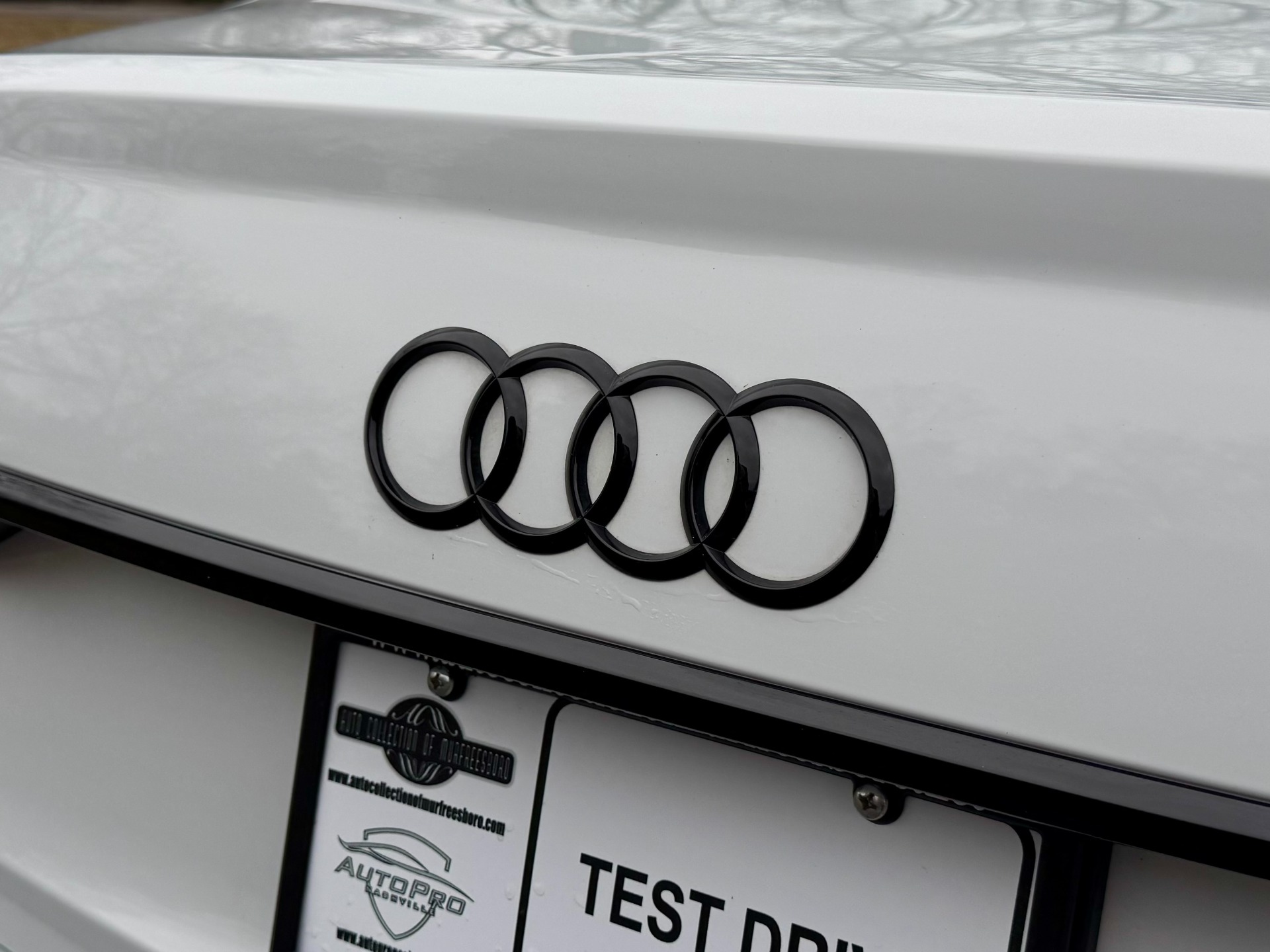 audiページ Used-2024-Audi-A8-L-55-TFSI-