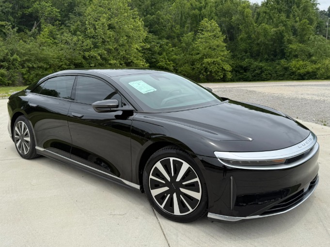2024 Lucid Air Pure's photo