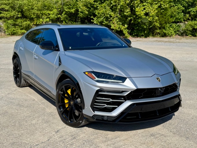 2021 Lamborghini Urus Pearl Capsule