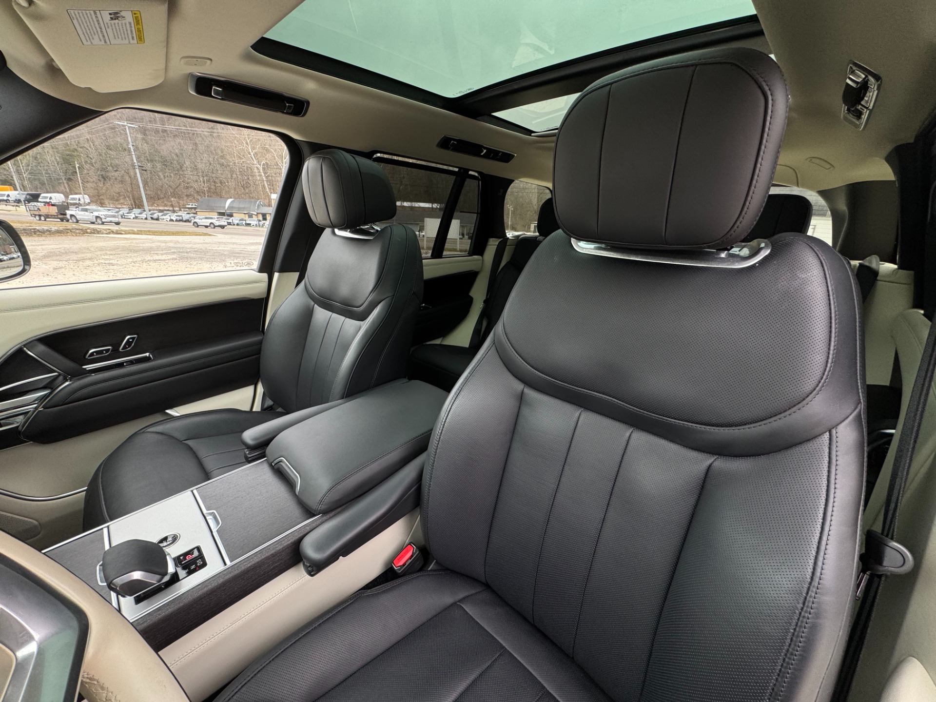 2024 Land Rover Range Rover SE - Photo 11