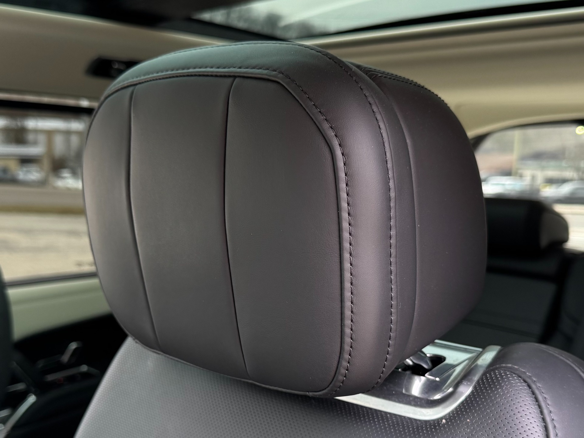 2024 Land Rover Range Rover SE - Photo 13