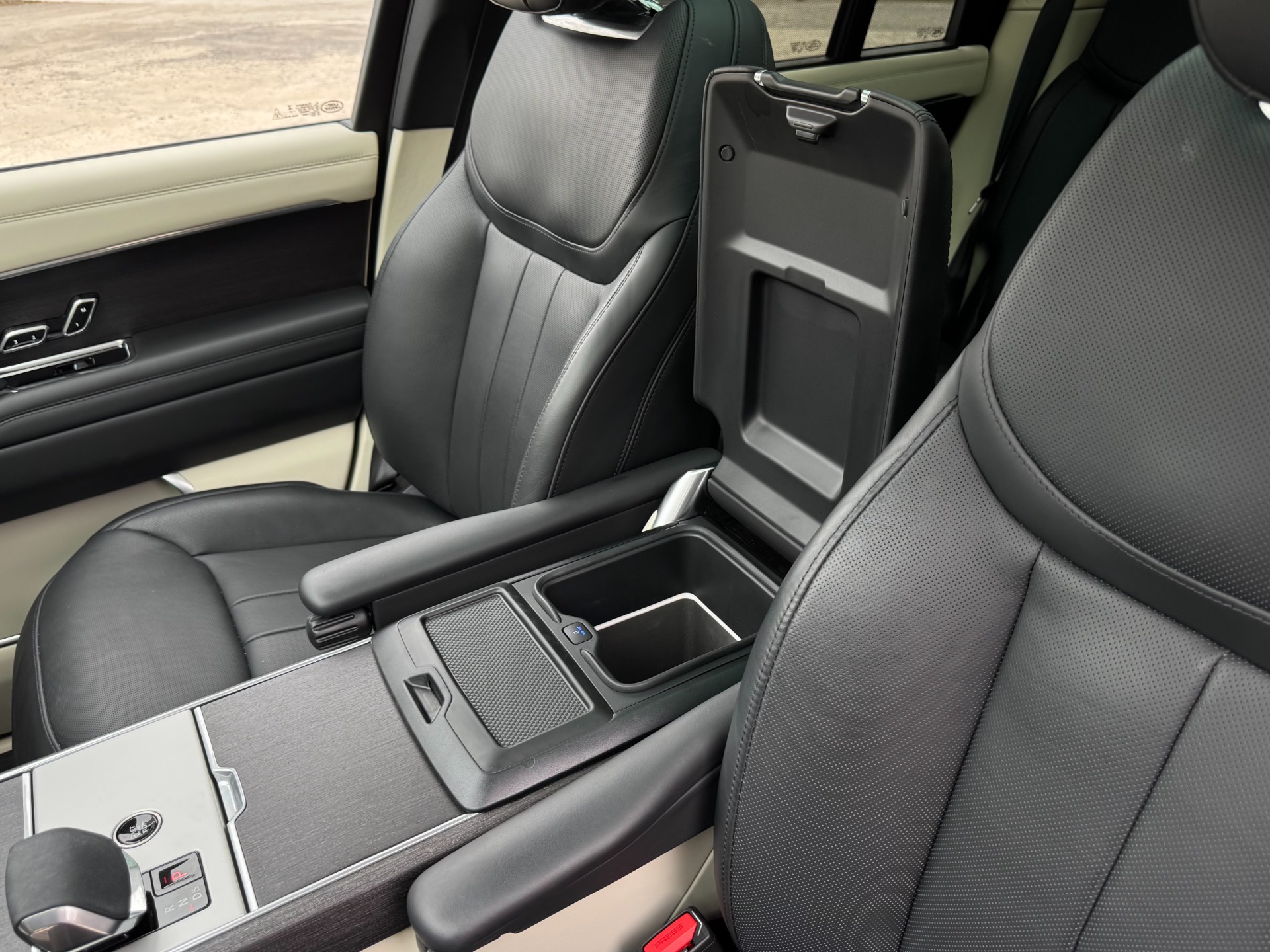 2024 Land Rover Range Rover SE - Photo 14