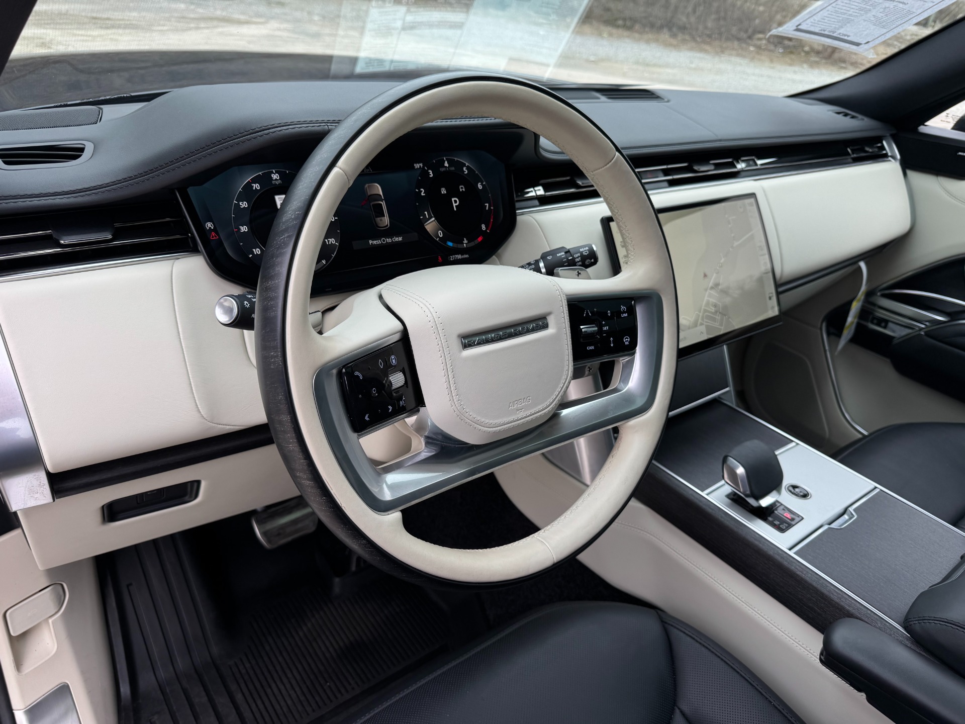 2024 Land Rover Range Rover SE - Photo 16