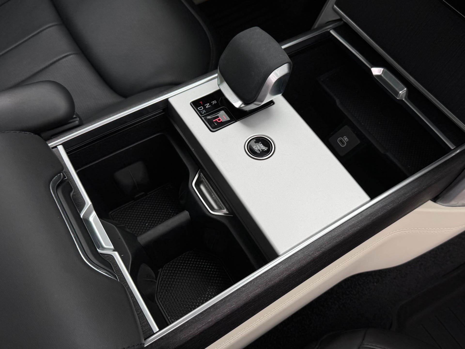 2024 Land Rover Range Rover SE - Photo 26