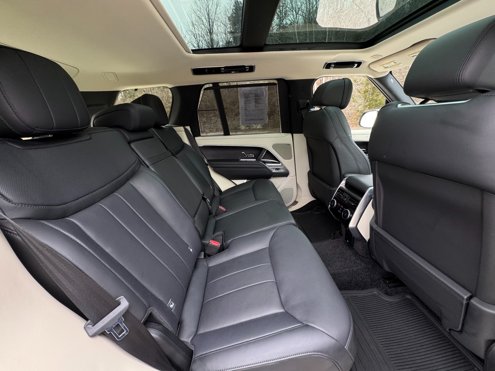 2024 Land Rover Range Rover SE - Photo 32