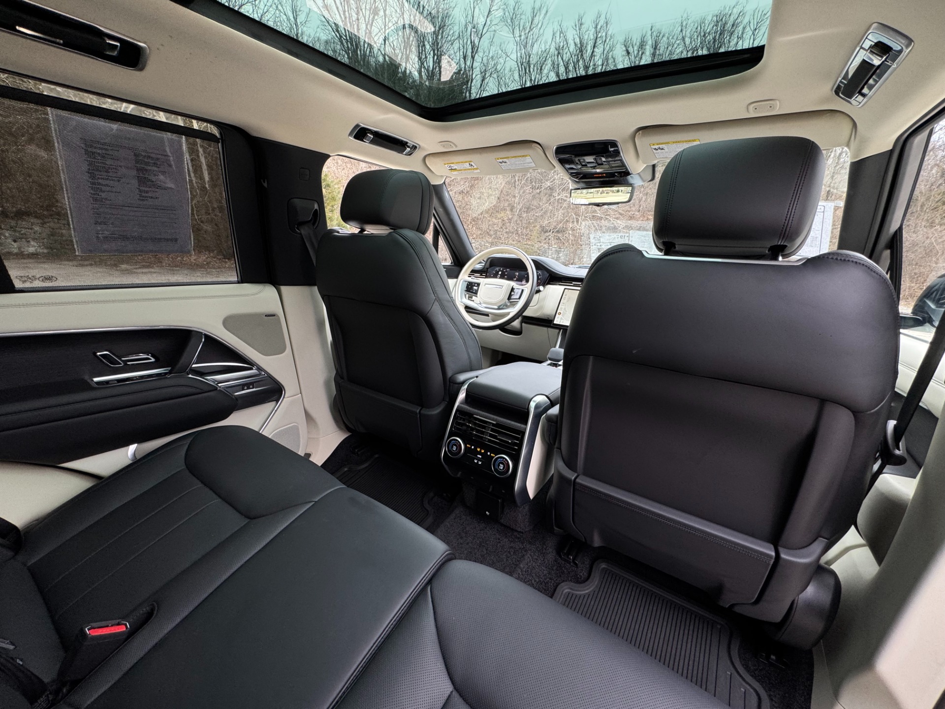2024 Land Rover Range Rover SE - Photo 33