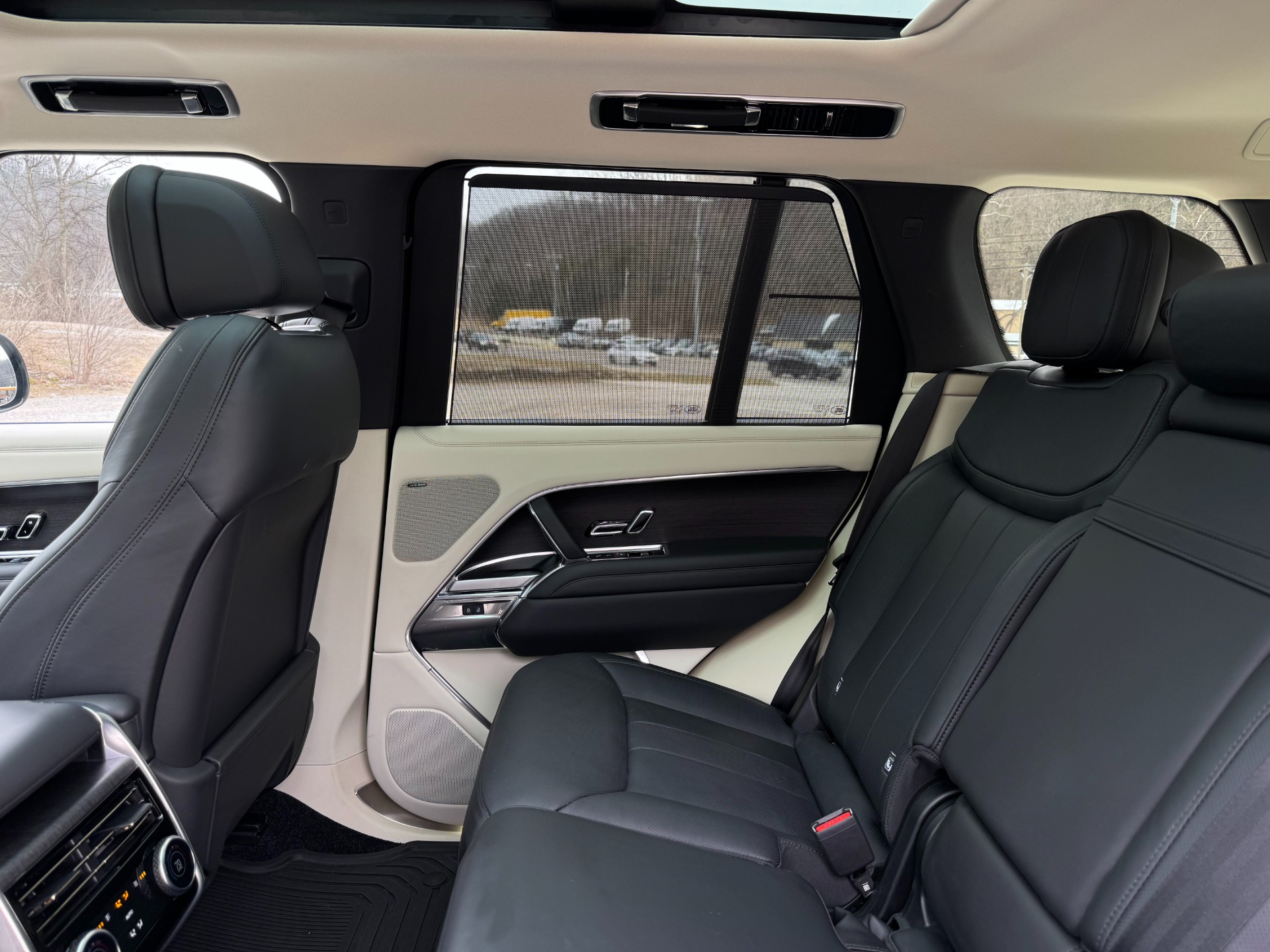 2024 Land Rover Range Rover SE - Photo 45