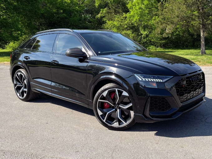 2023 Audi RS Q8 Base