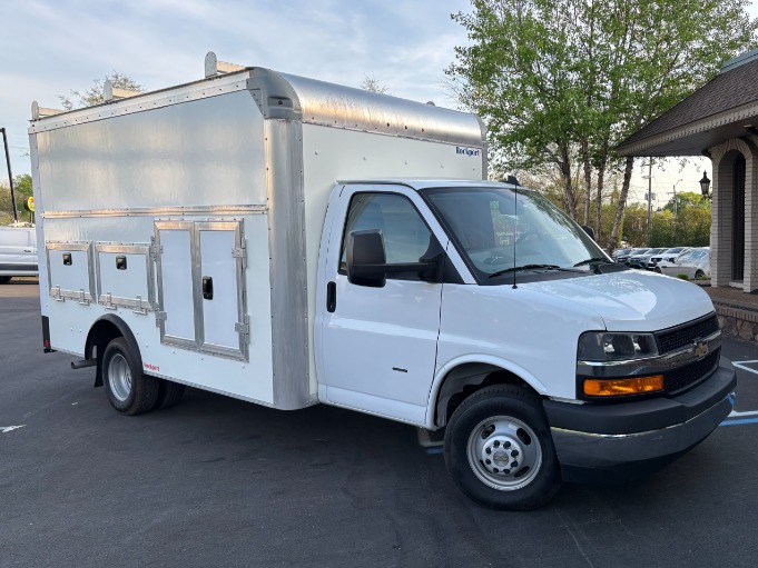 2022 Chevrolet Express Cutaway