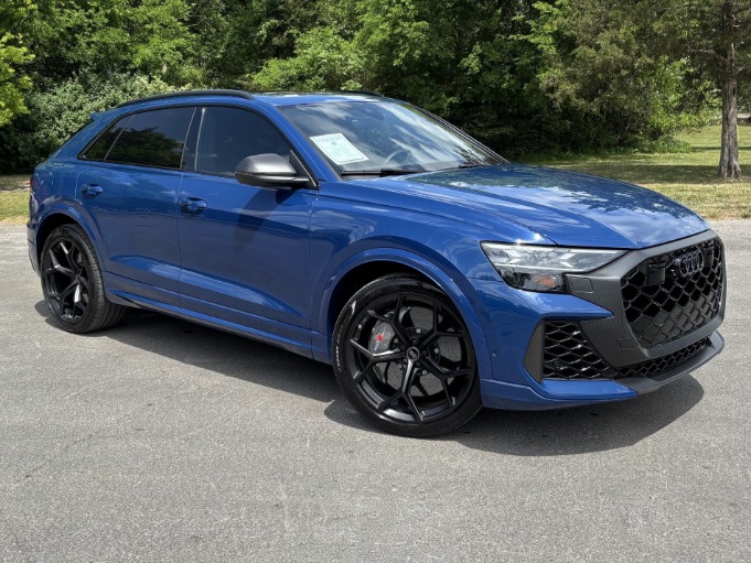 2025 Audi RS Q8 Base