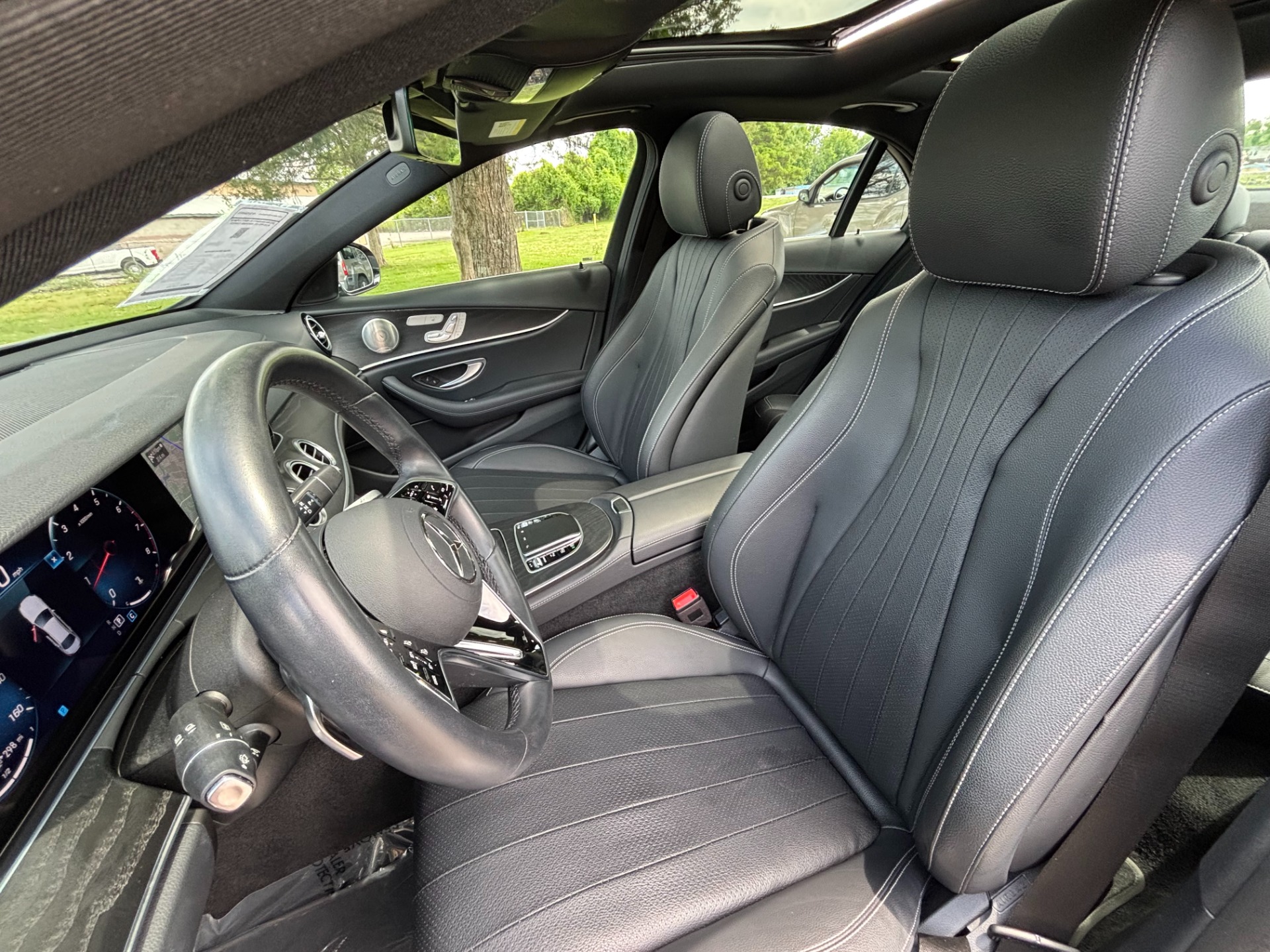 2022 Mercedes-Benz E-Class E350 - Photo 12