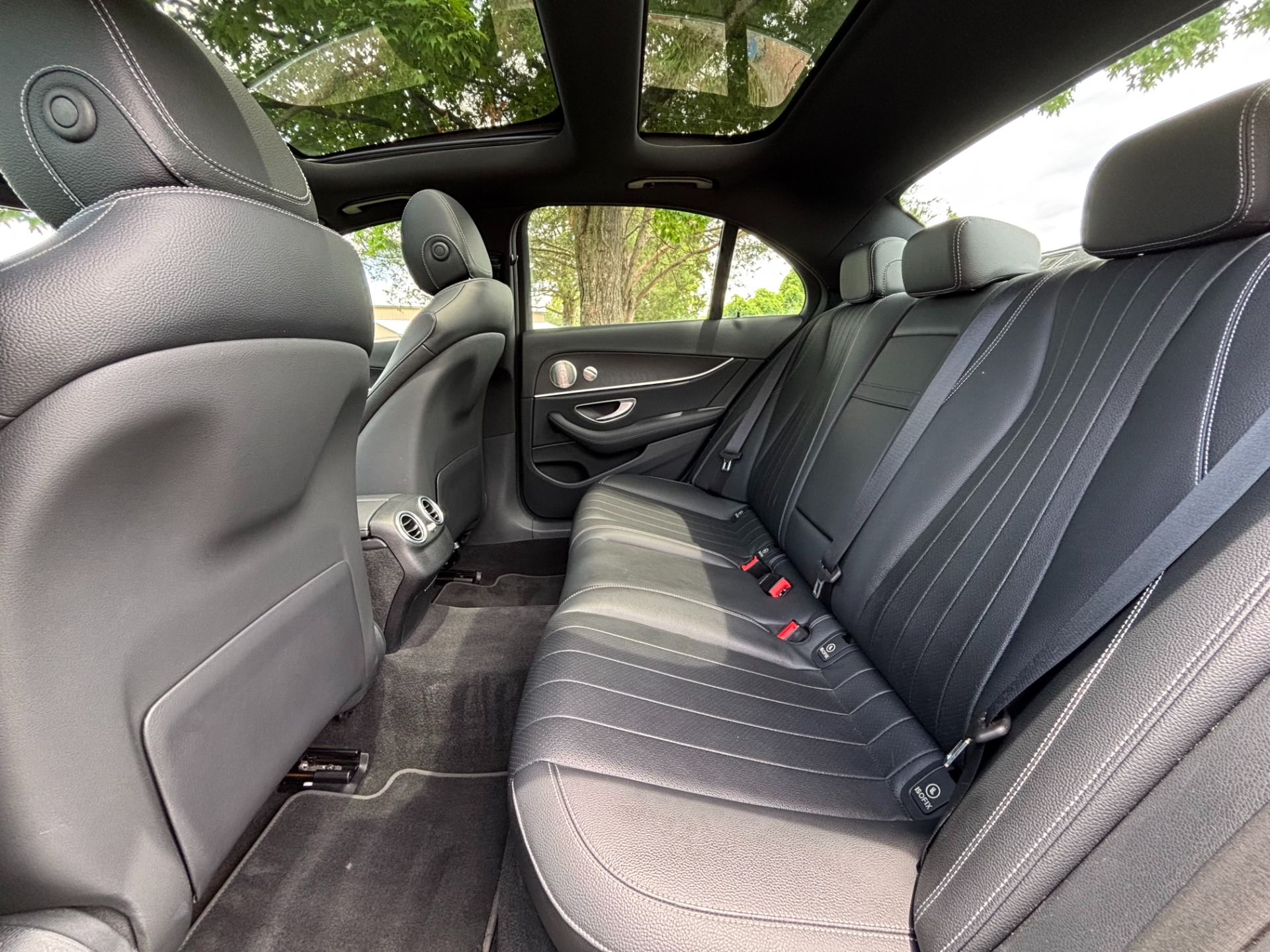 2022 Mercedes-Benz E-Class E350 - Photo 15