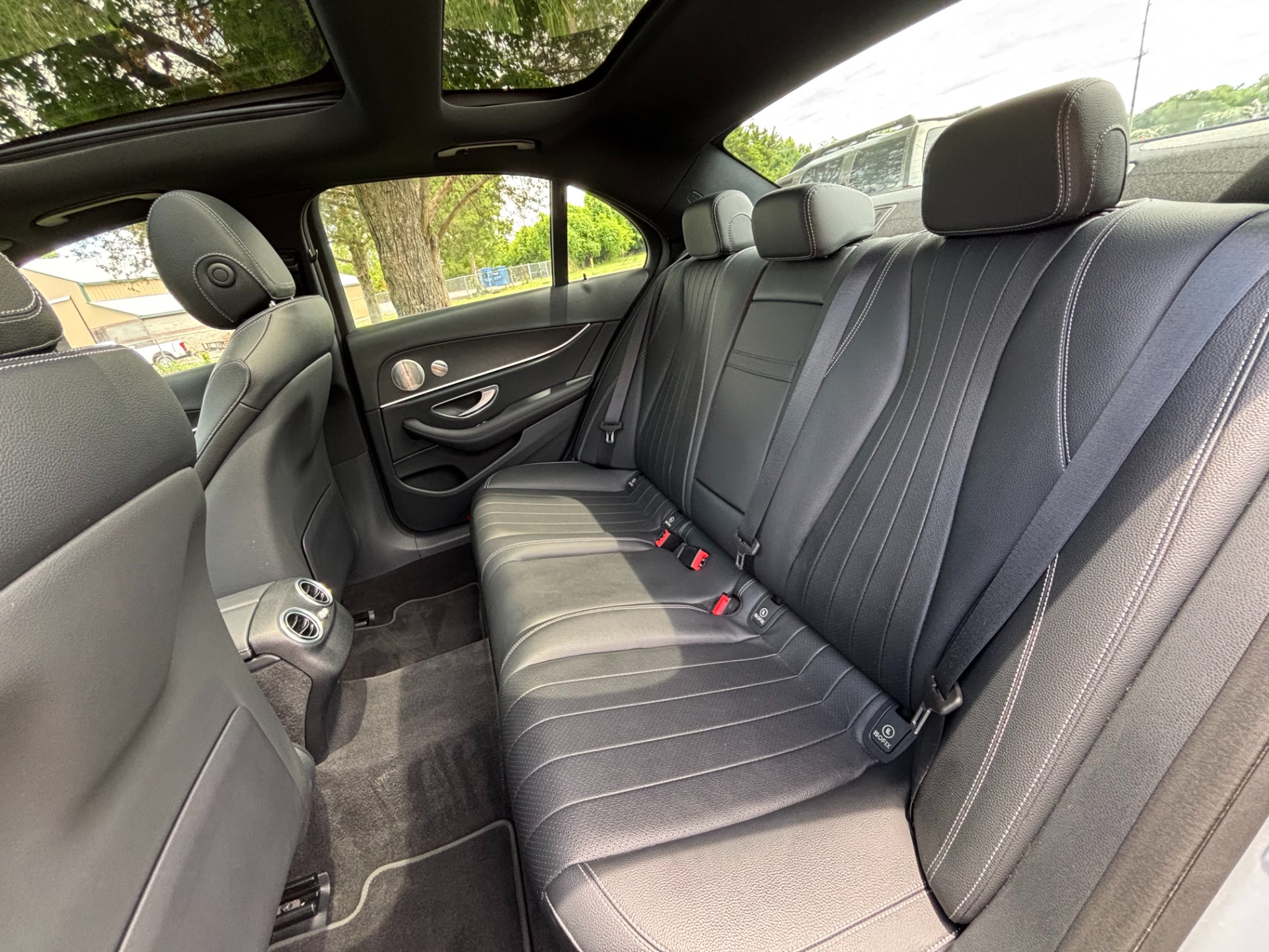 2022 Mercedes-Benz E-Class E350 - Photo 17