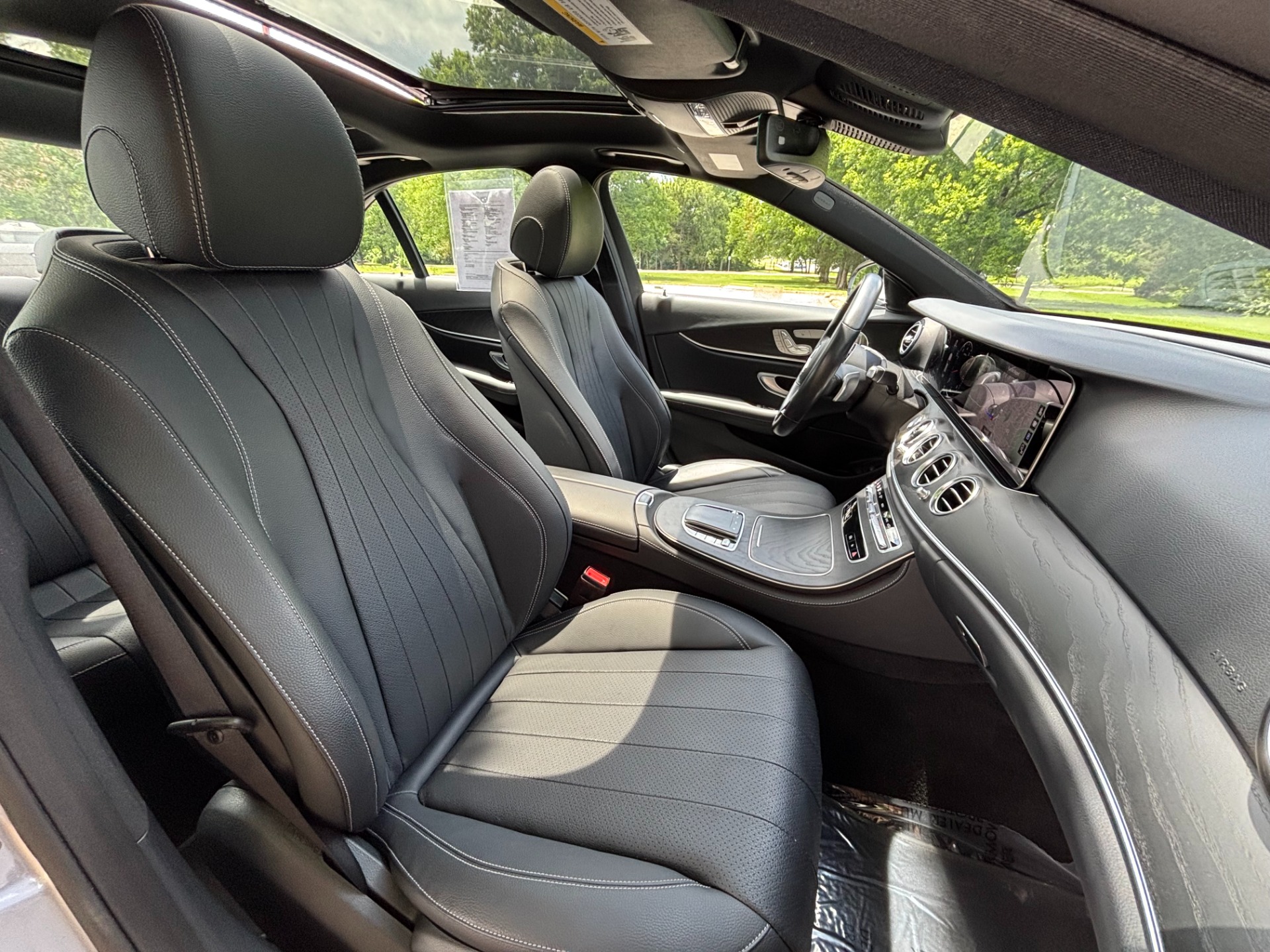 2022 Mercedes-Benz E-Class E350 - Photo 25