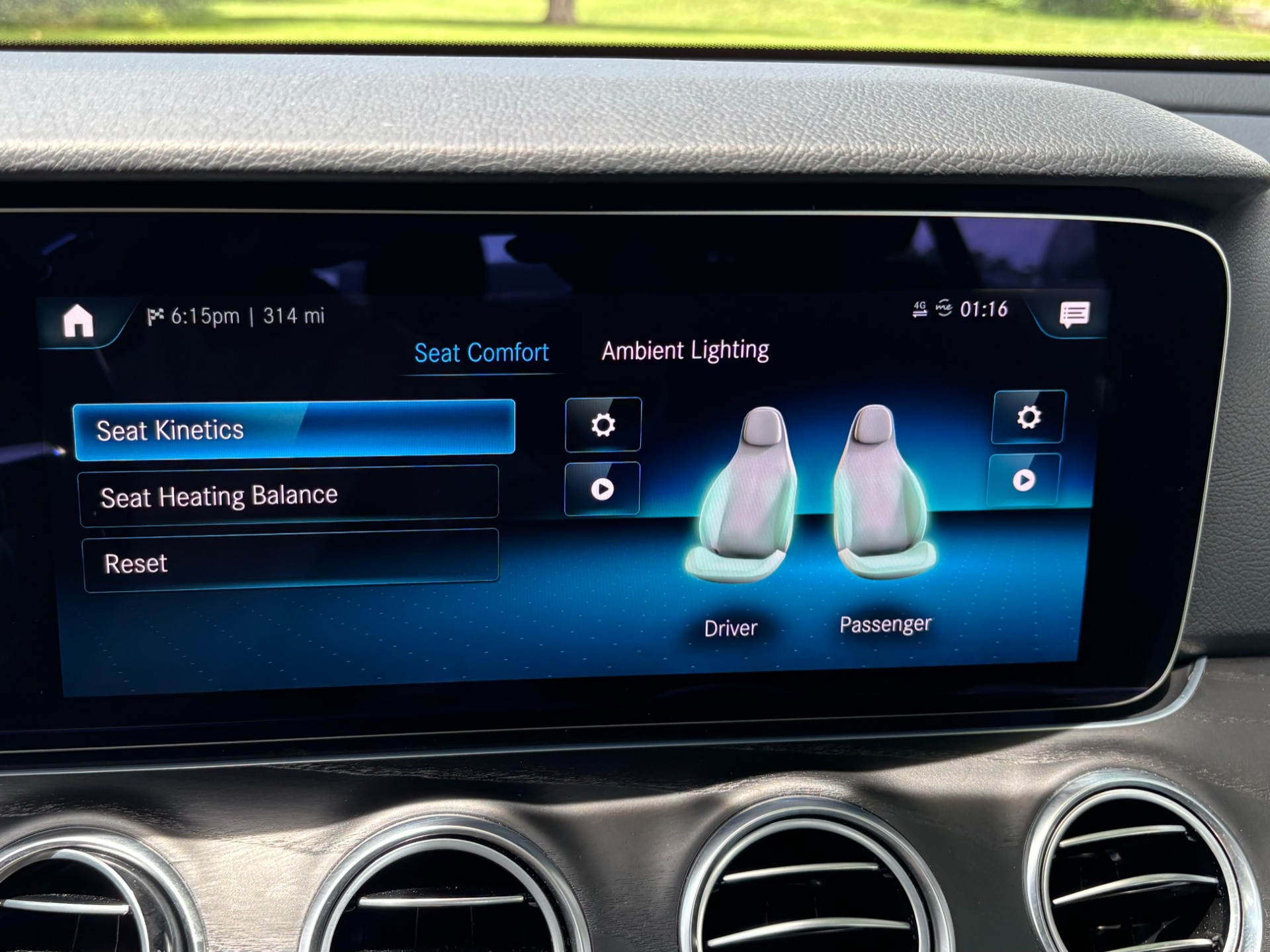 2022 Mercedes-Benz E-Class E350 - Photo 34