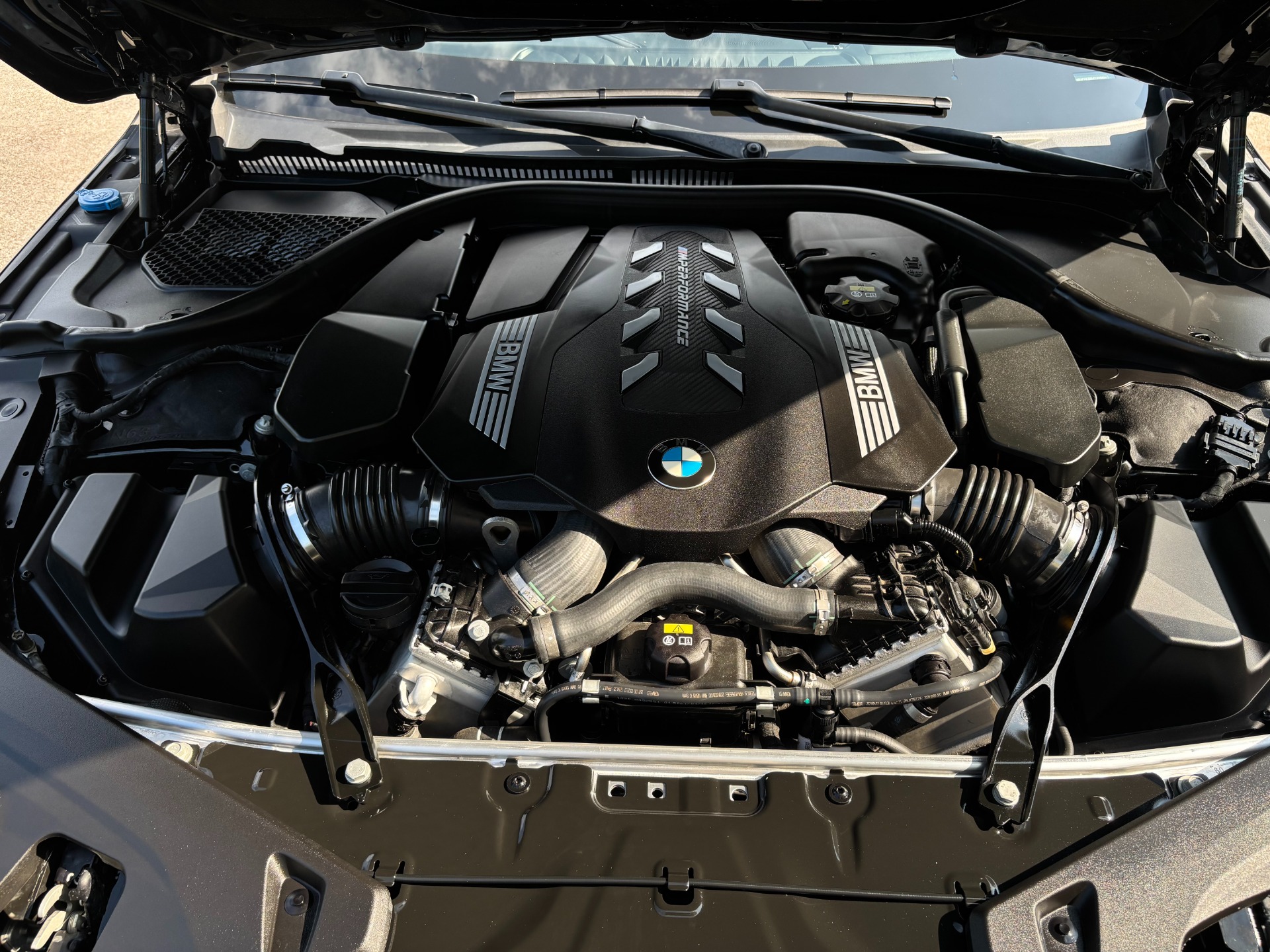 2021 BMW 8 Series M850i - Photo 23
