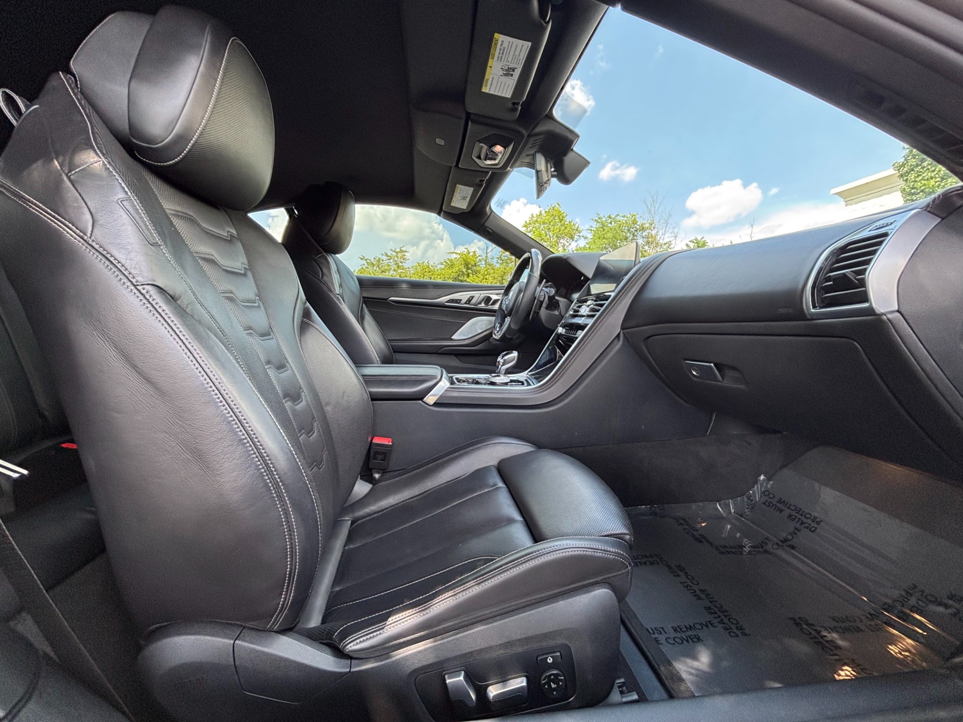 2021 BMW 8 Series M850i - Photo 32