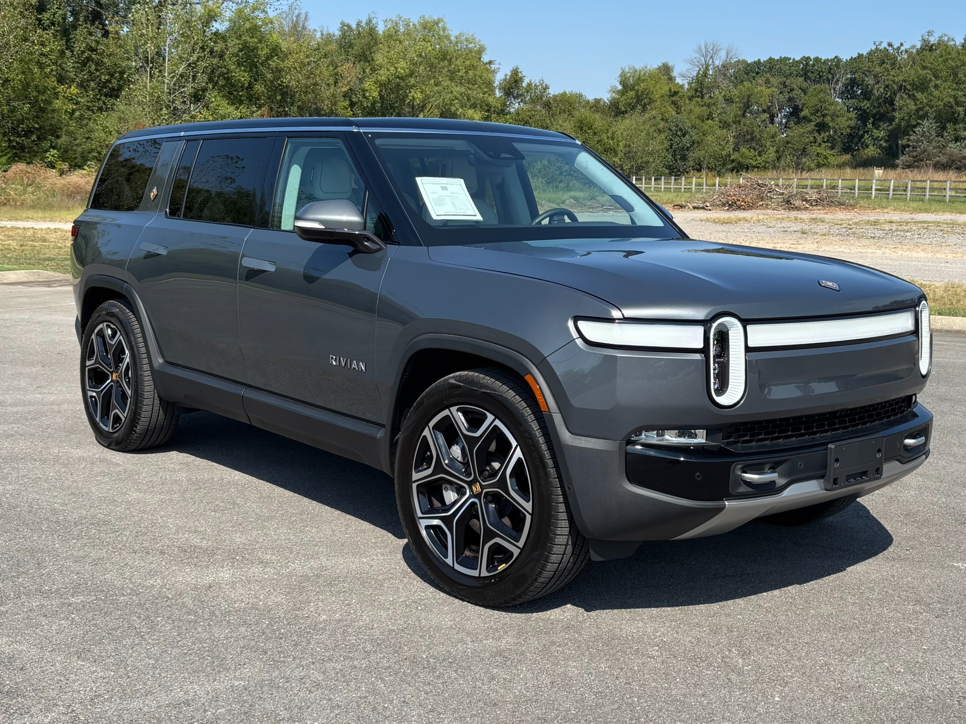 2024 Rivian R1S Adventure Dual Motor Standard Plus Pack