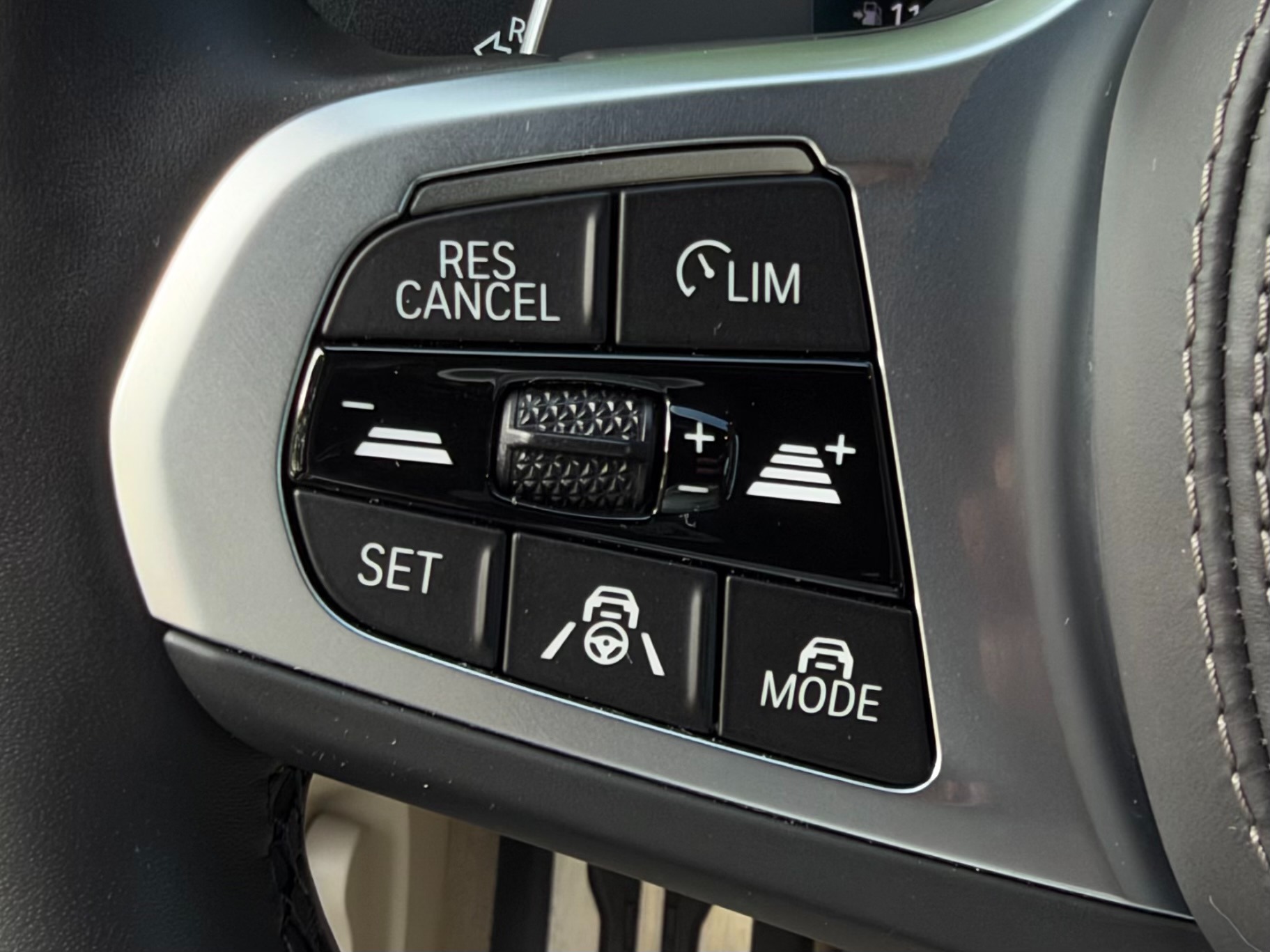 2026 BMW 8 Series 840i - Photo 29