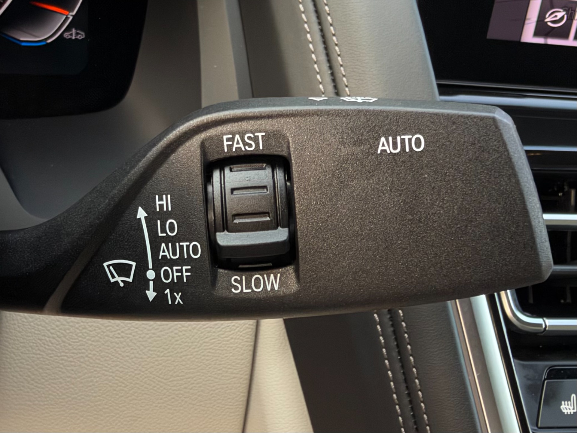 2026 BMW 8 Series 840i - Photo 31