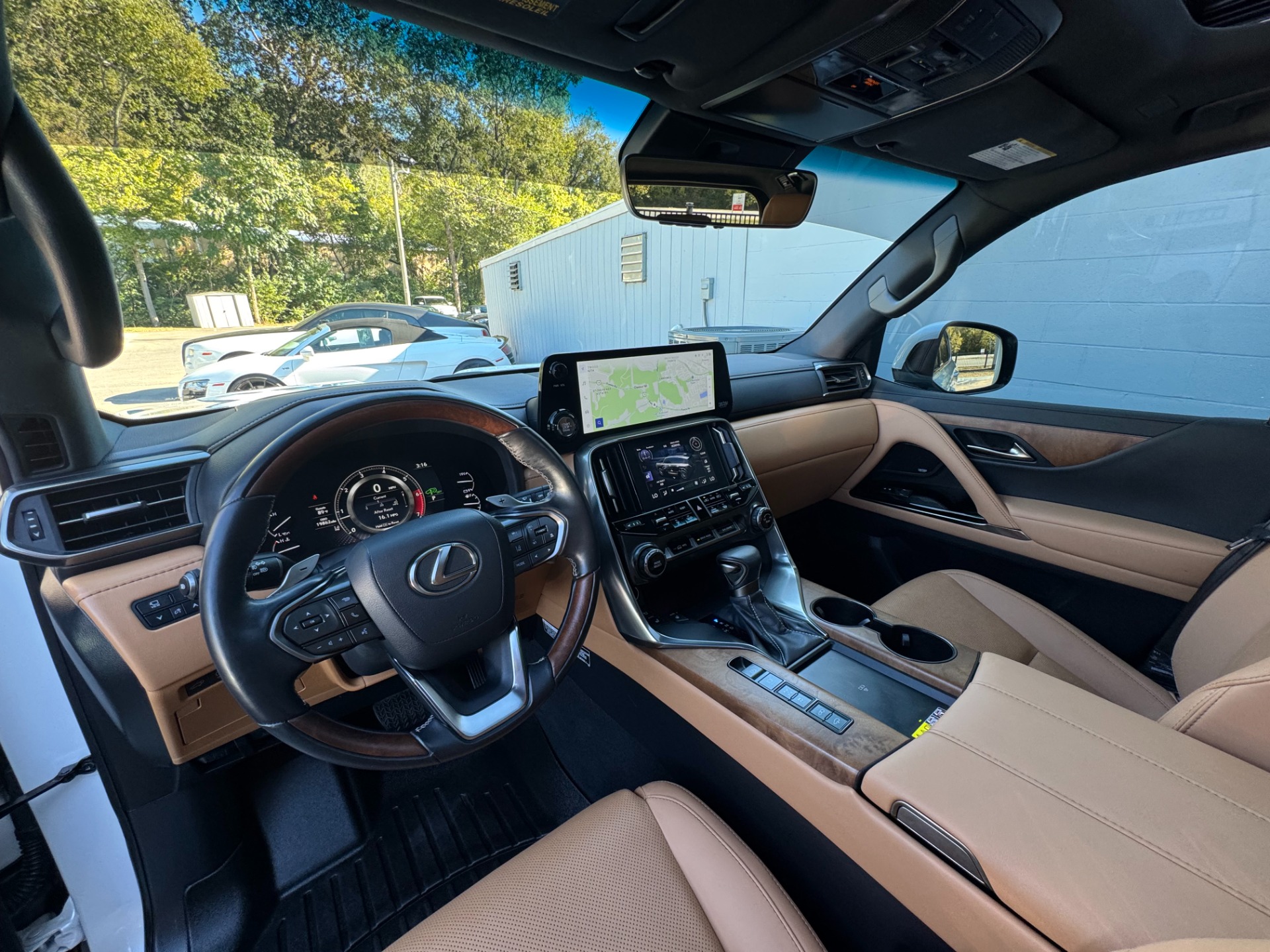 2024 Lexus LX Luxury - Photo 10