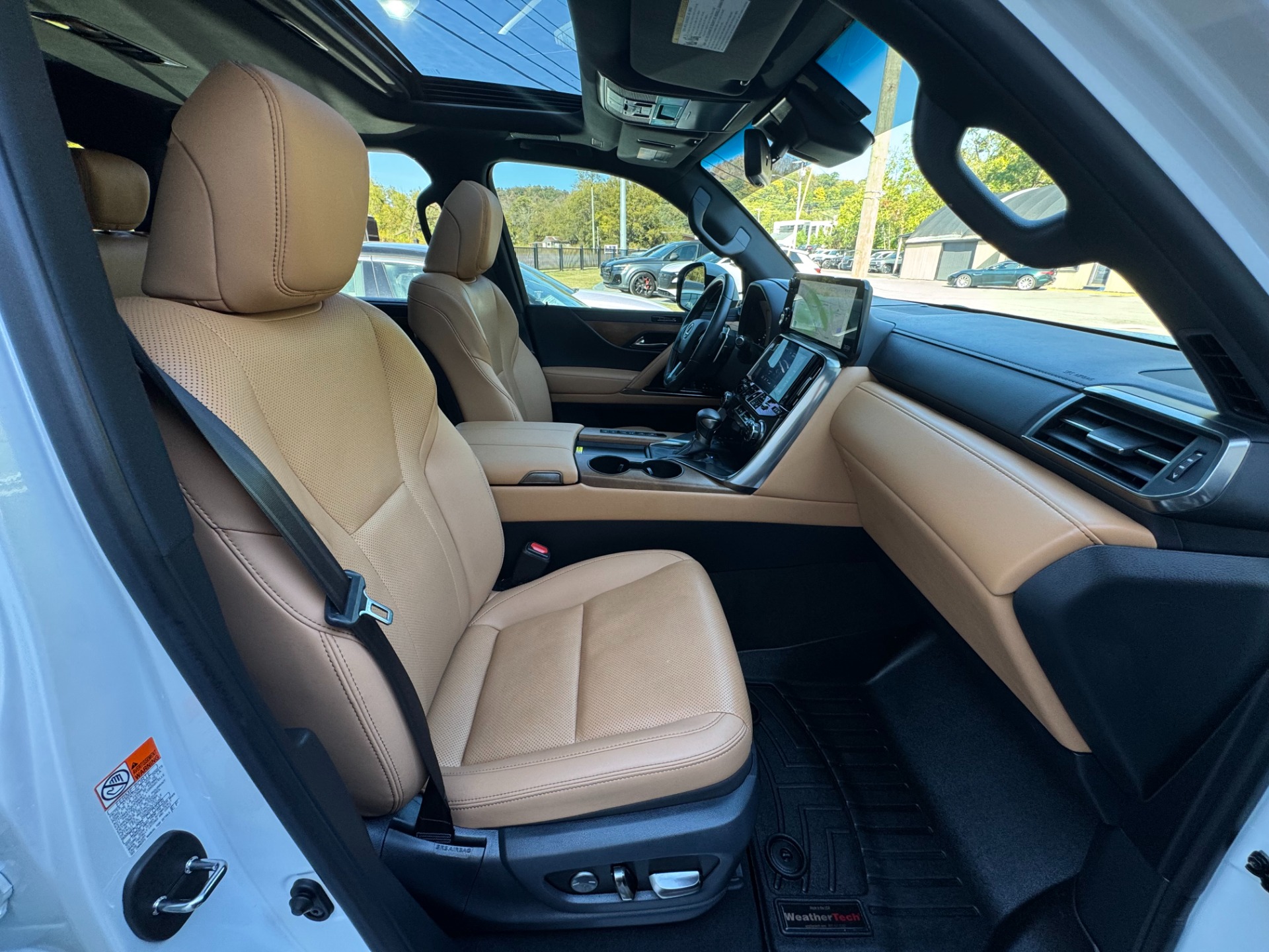 2024 Lexus LX Luxury - Photo 21